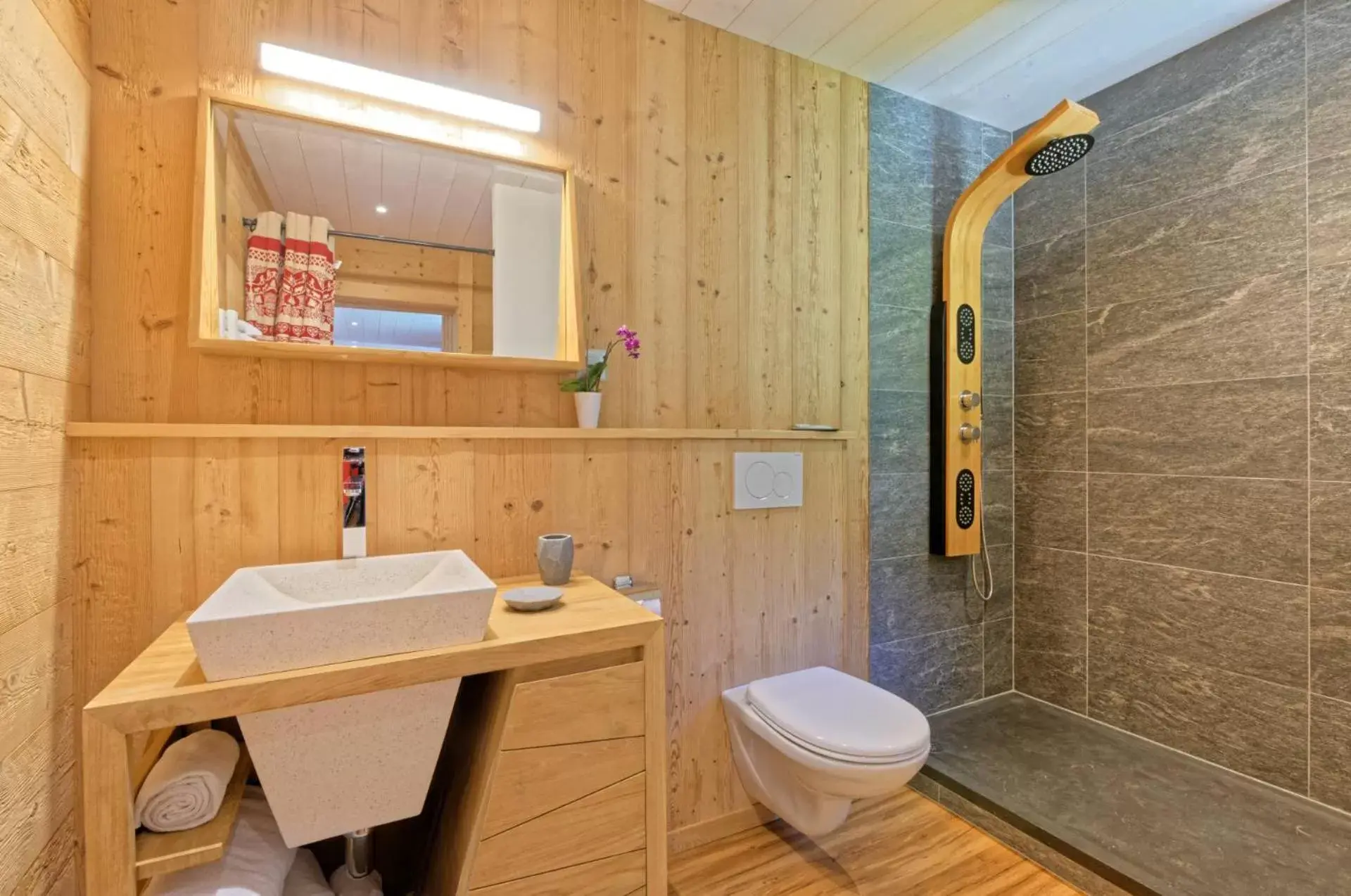 Bathroom in Au Bivouac de Napoléon et Spa