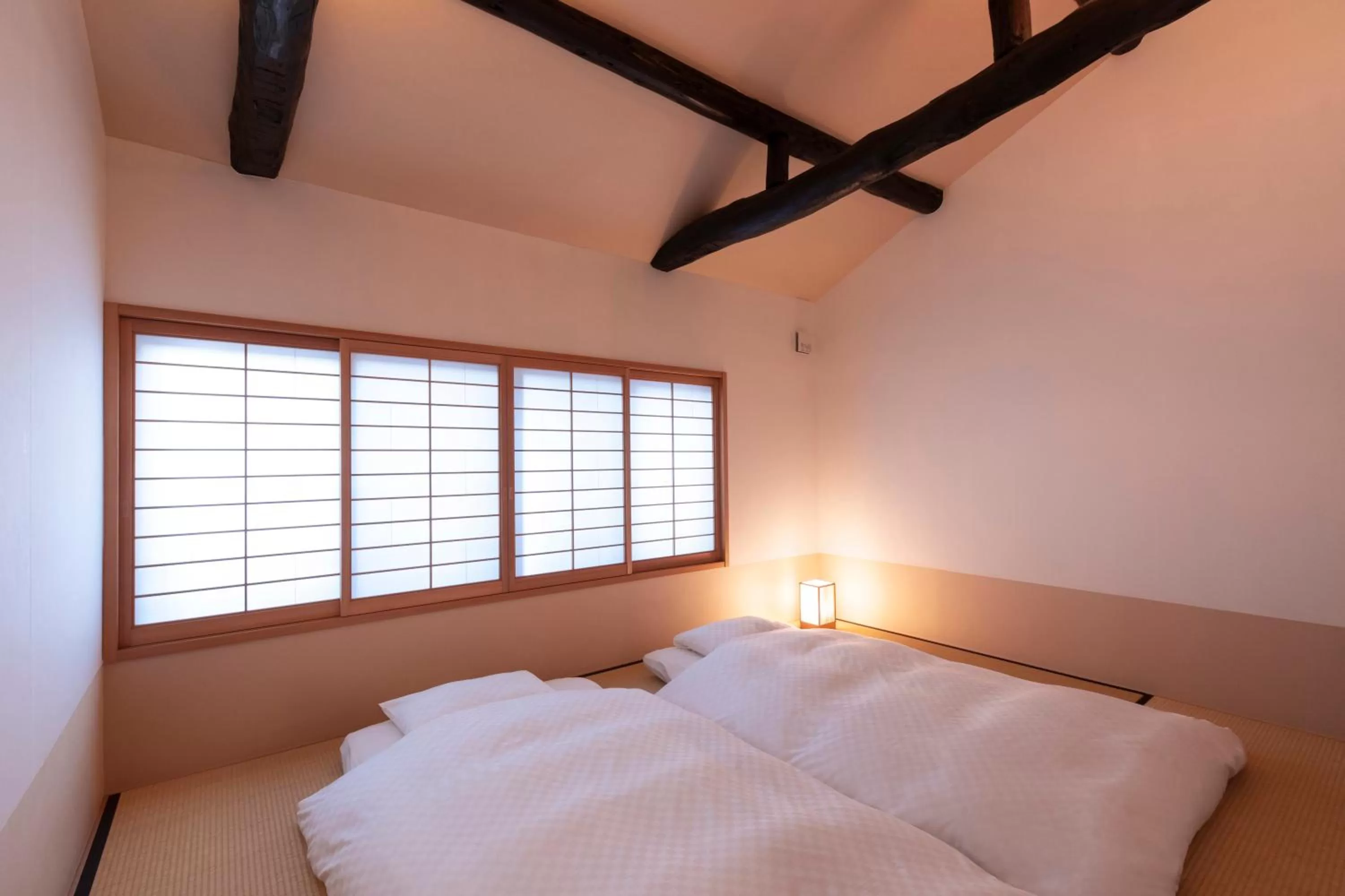 Photo of the whole room, Bed in Rinn Machiya Kuon