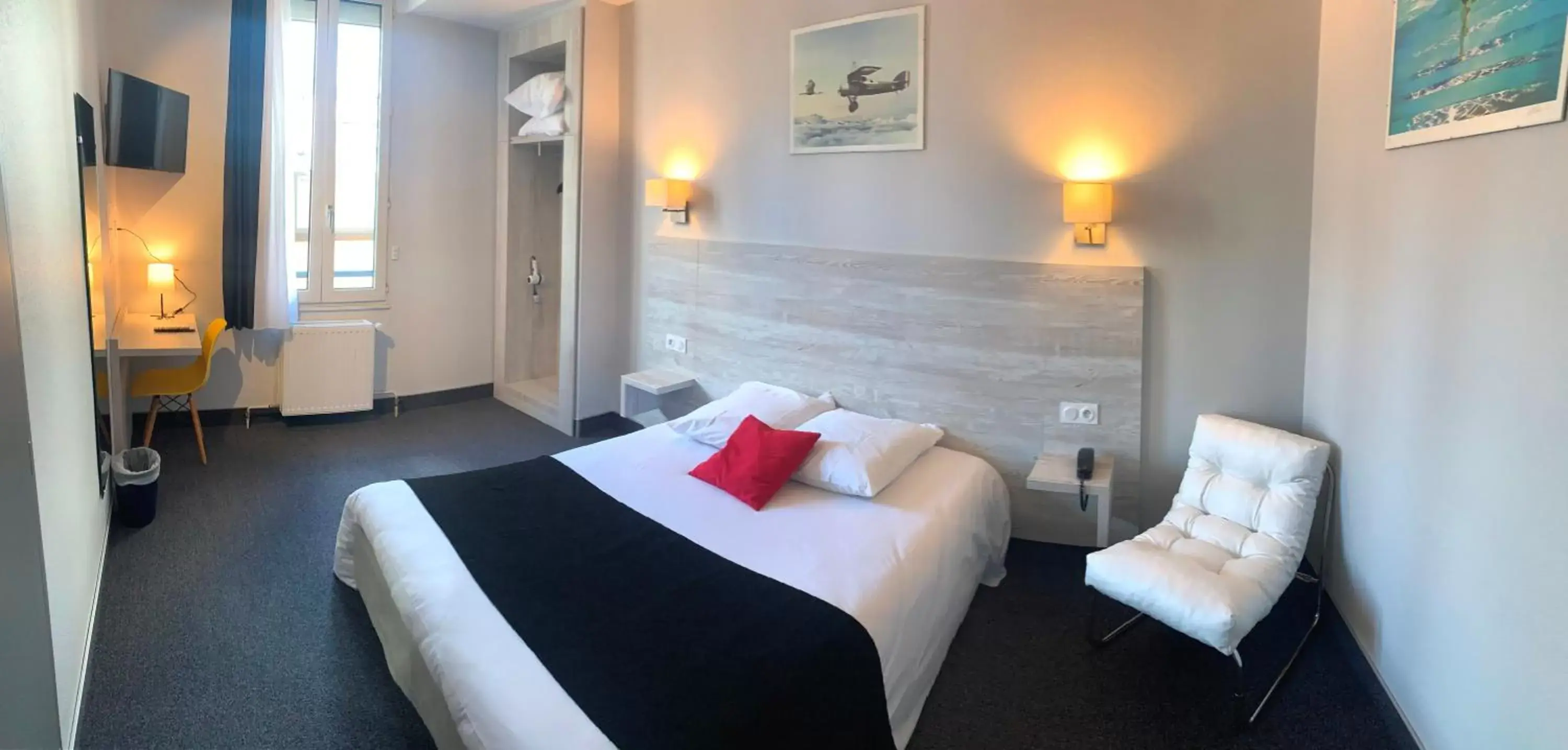 Superior Double Room - Courtyard View in Brit Hotel Suisse et Bordeaux - Centre Gare Superior Double Room - Courtyard View in Brit Hotel Suisse et Bordeaux - Centre Gare