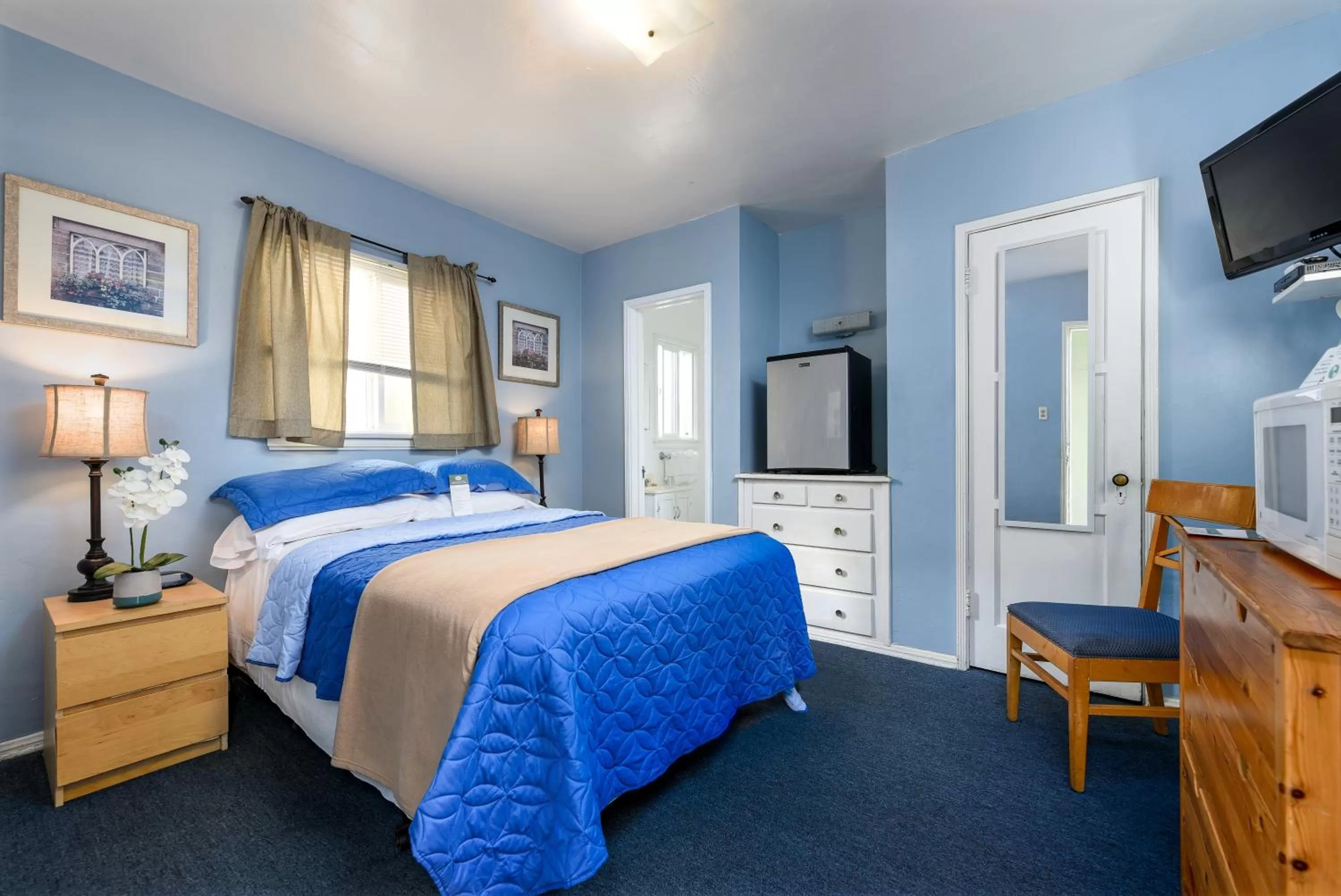 Bed in Wilshire Motel