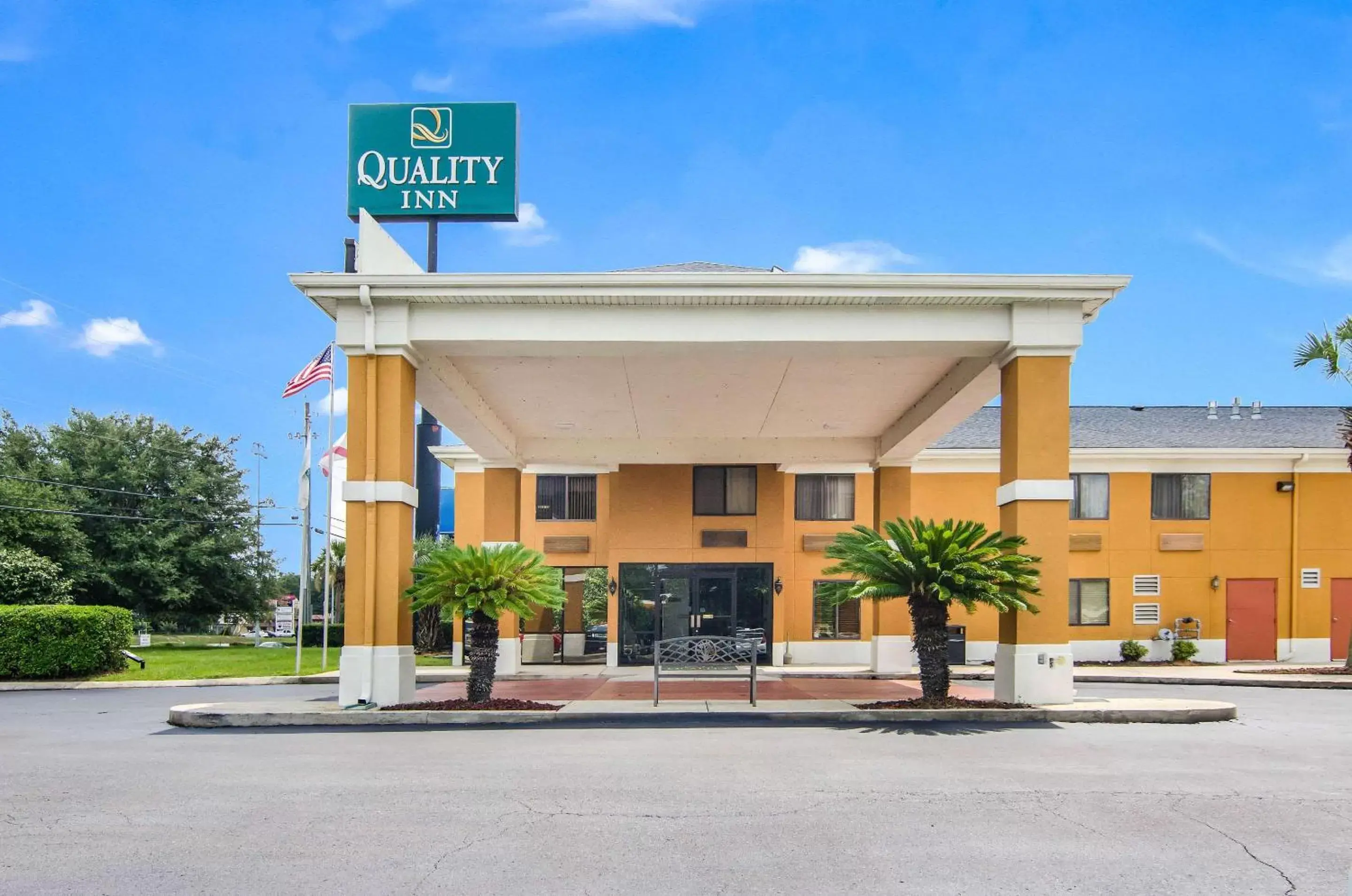 Property building in Quality Inn near University of Mobile Property building in Quality Inn near University of Mobile