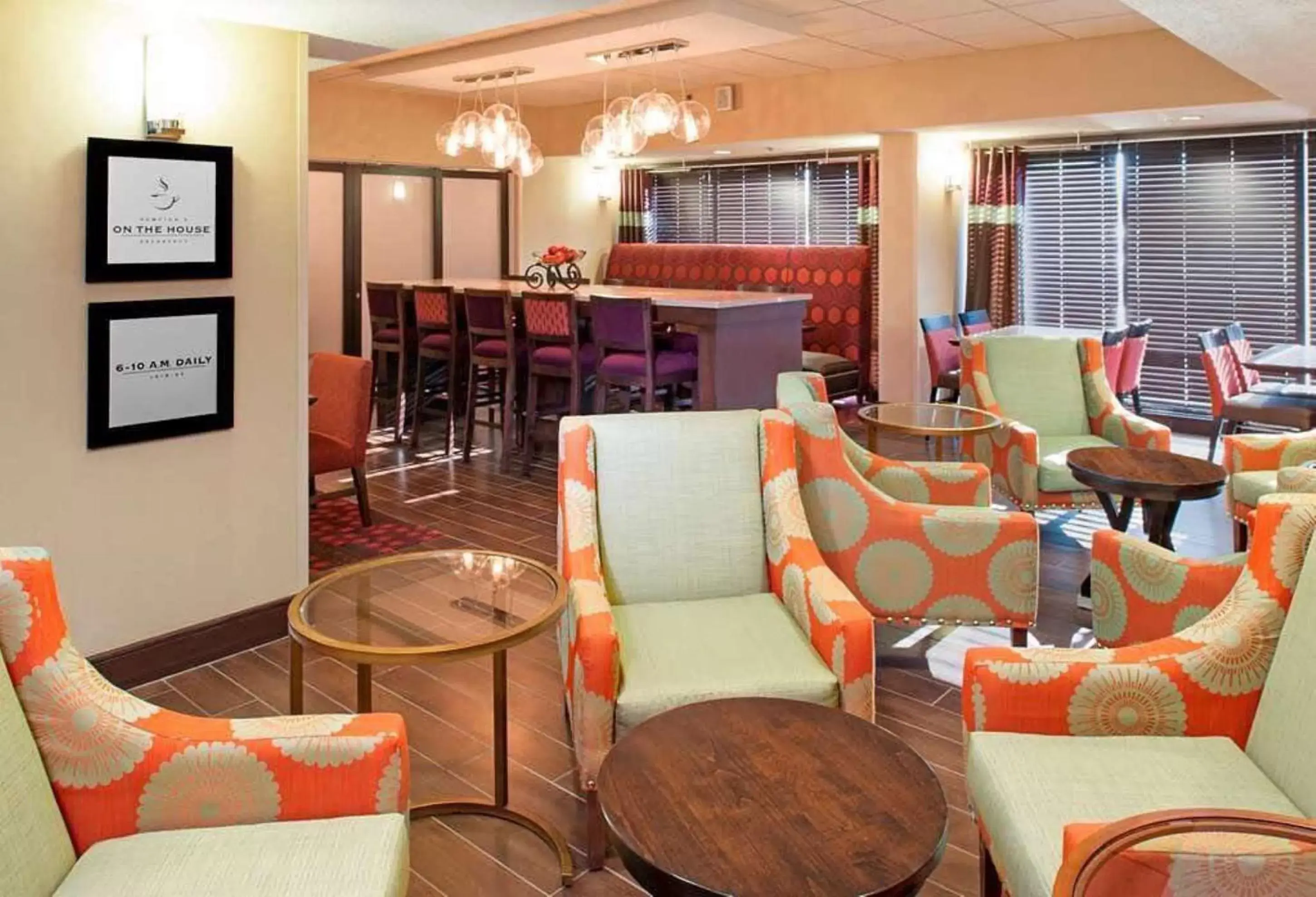 Lobby or reception in SureStay Plus Hotel by Best Western Stevensville St Joseph