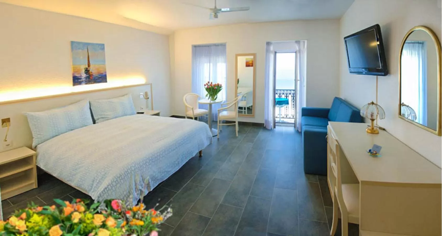 Bed in Hôtel du Port