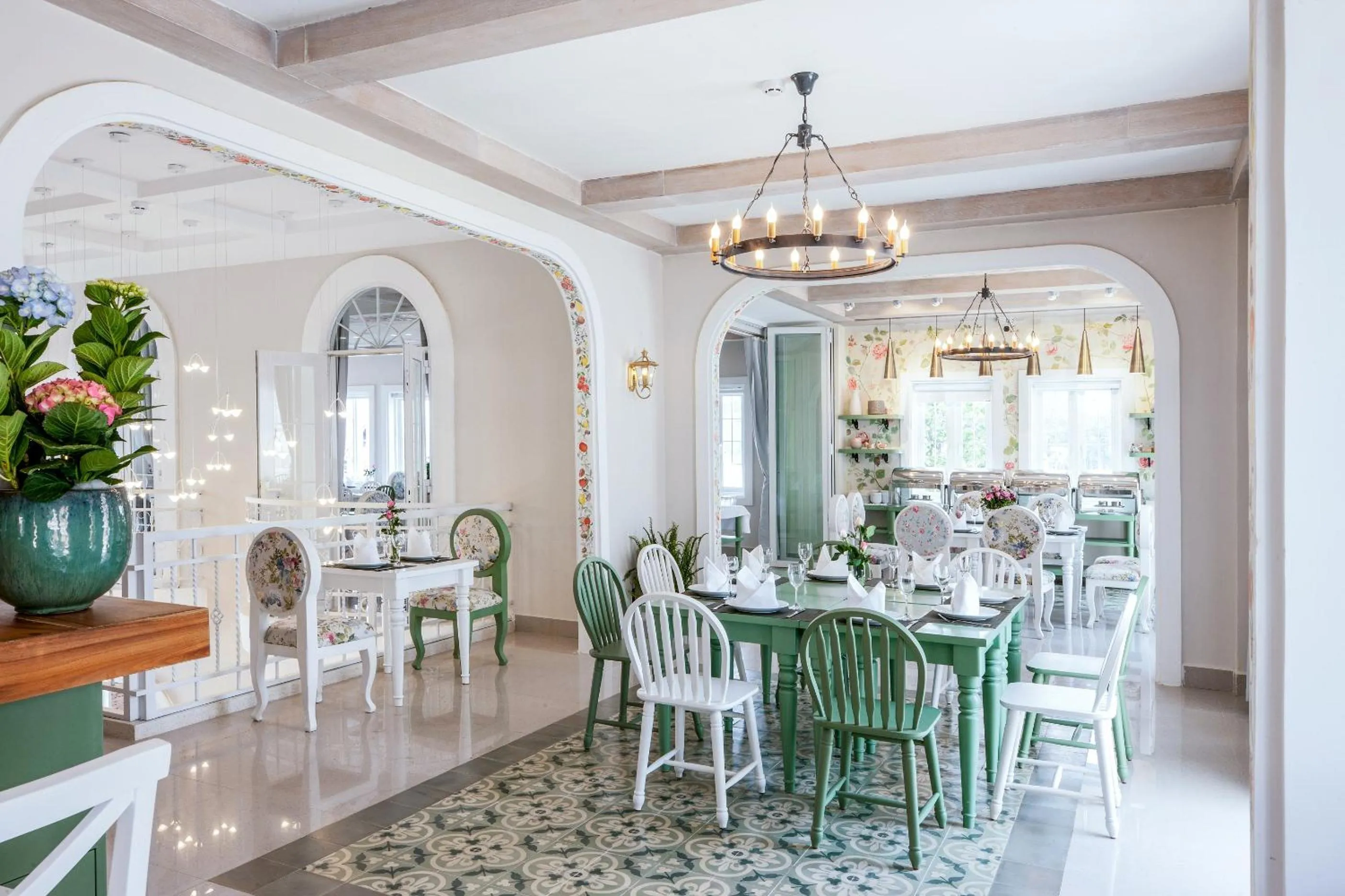 Restaurant/places to eat in Dalat De Charme Village