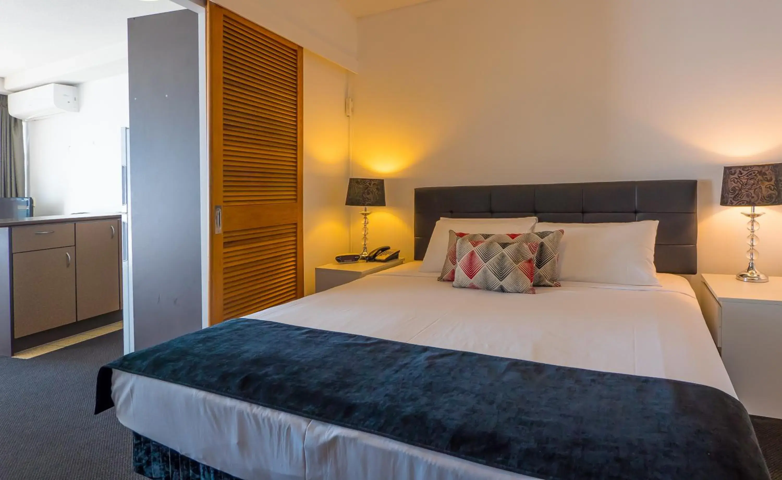 Bed in Broadbeach Savannah Resort Bed in Broadbeach Savannah Resort