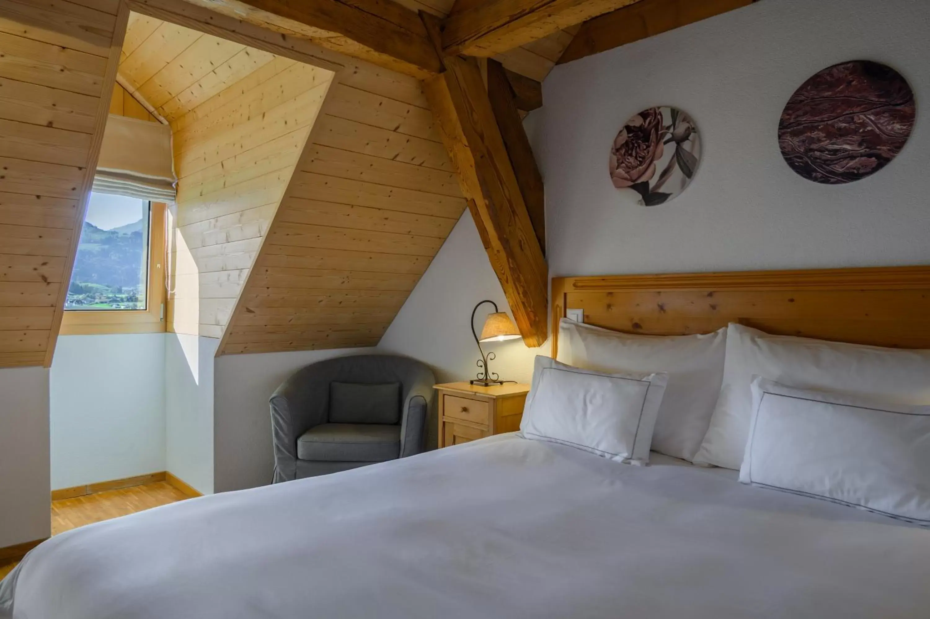 Bedroom, Bed in Les Montagnards