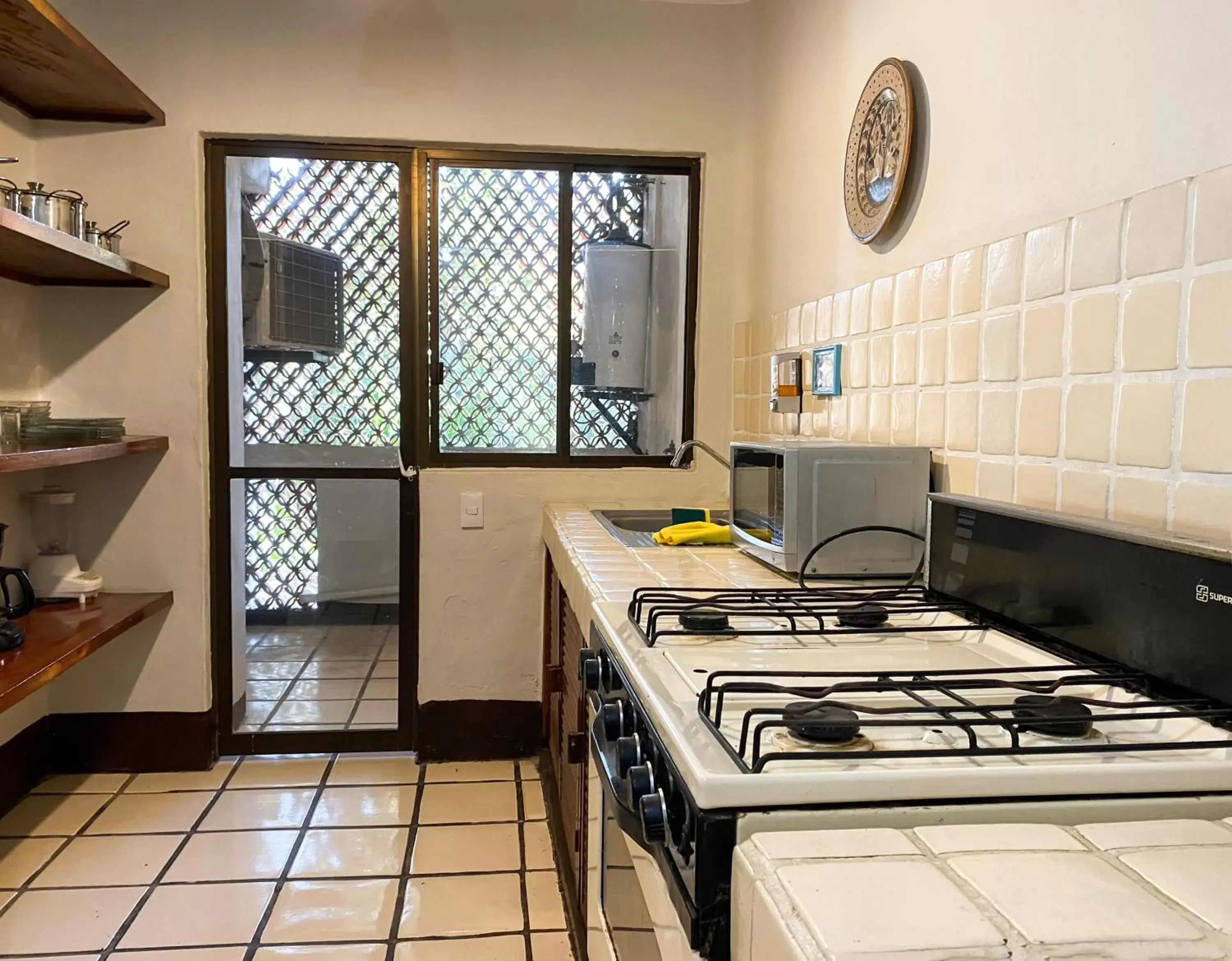 kitchen, Kitchen/Kitchenette in Puerto de Luna Pet Friendly and Family Suites