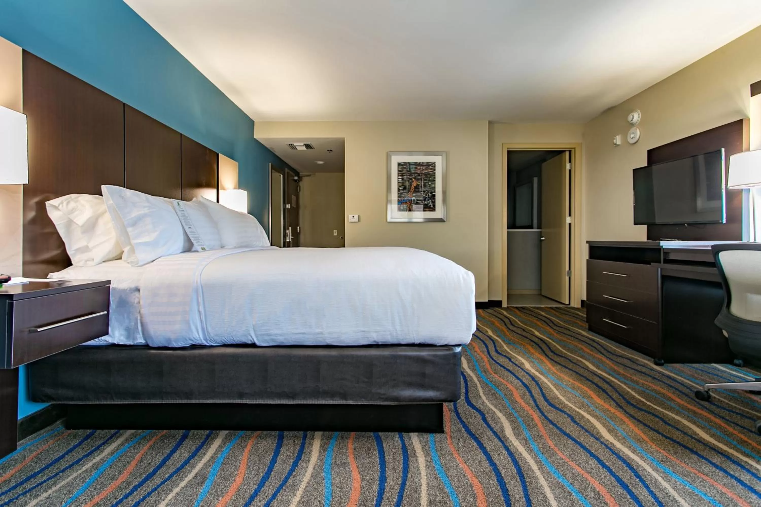 Bedroom, Bed in Holiday Inn Hotel & Suites Chattanooga by IHG