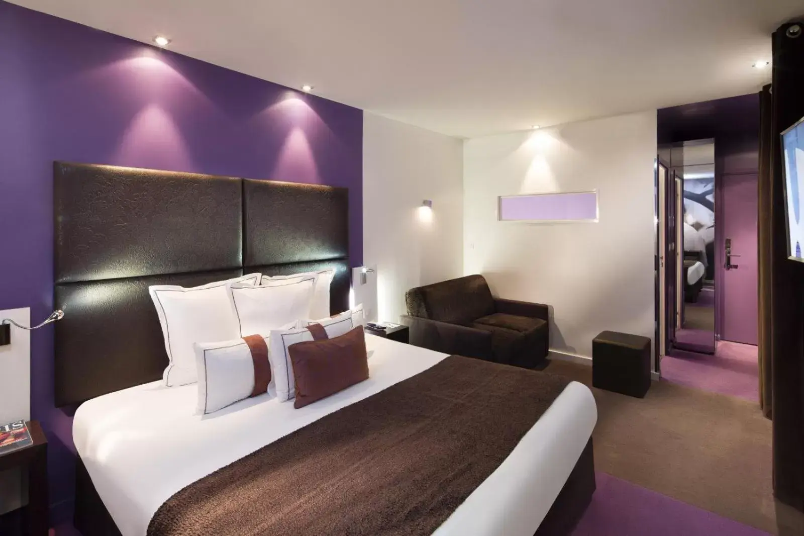 Bed in Grand Hotel Saint Michel