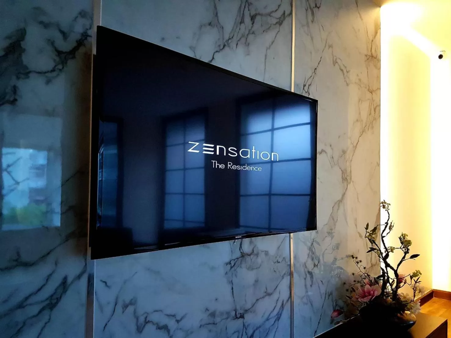 Communal lounge/ TV room in Zensation The Residence