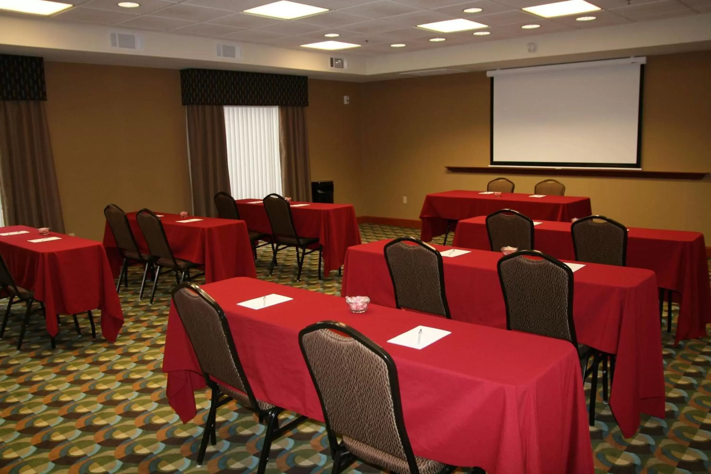 Meeting/conference room in Hampton Inn Las Vegas/North Speedway