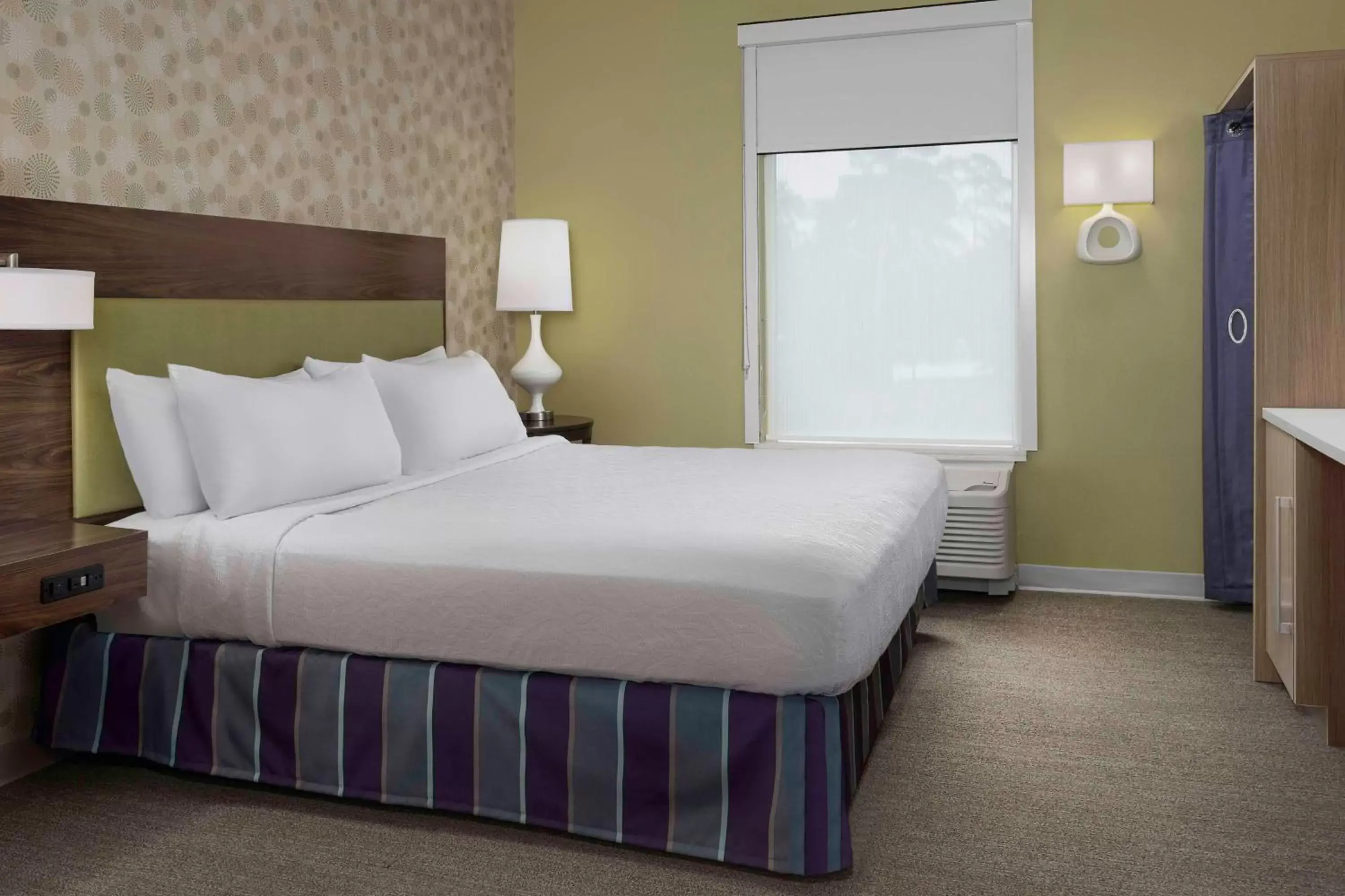Bed in Home2 Suites By Hilton Summerville