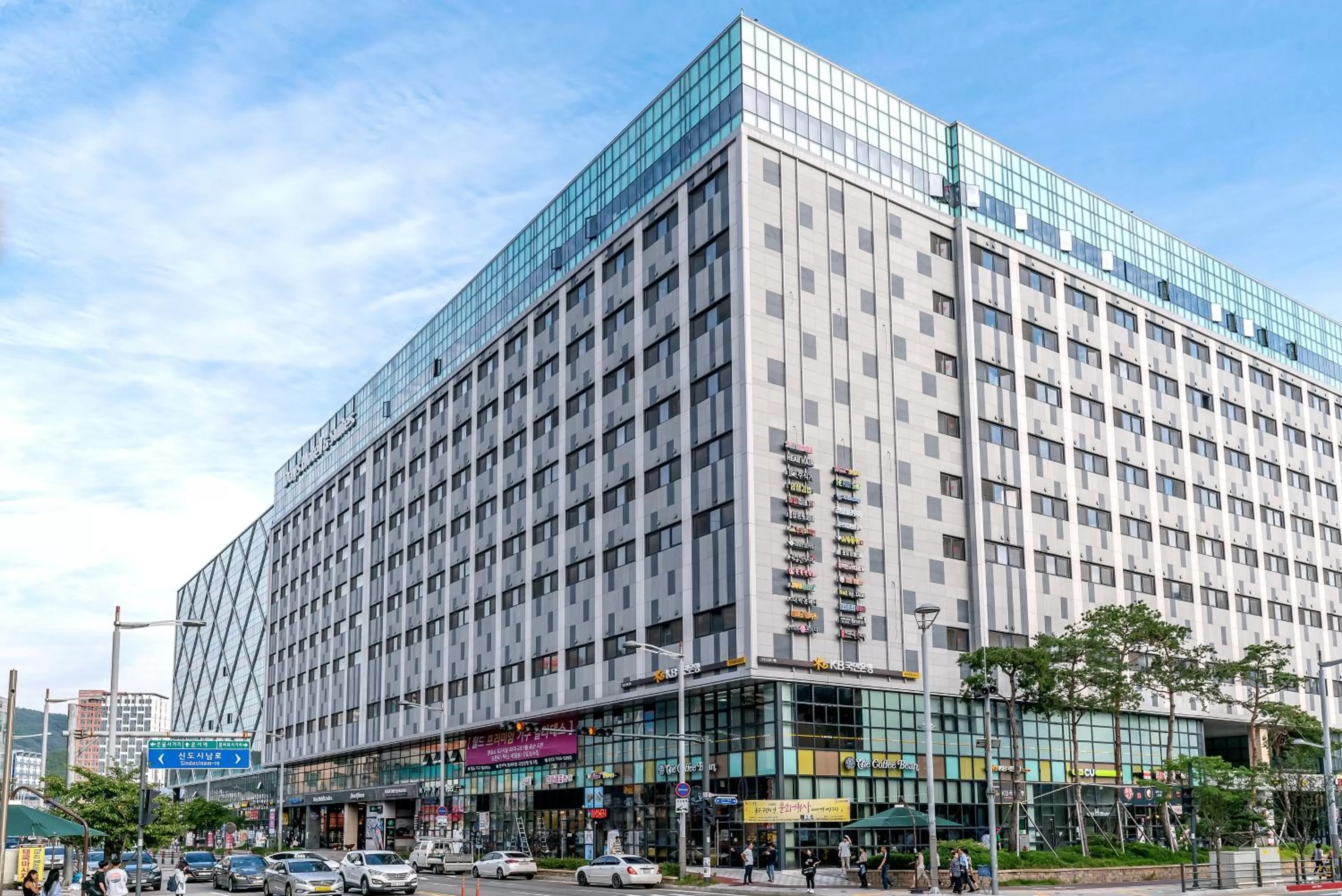 Property building in Days Hotel & Suites by Wyndham Incheon Airport