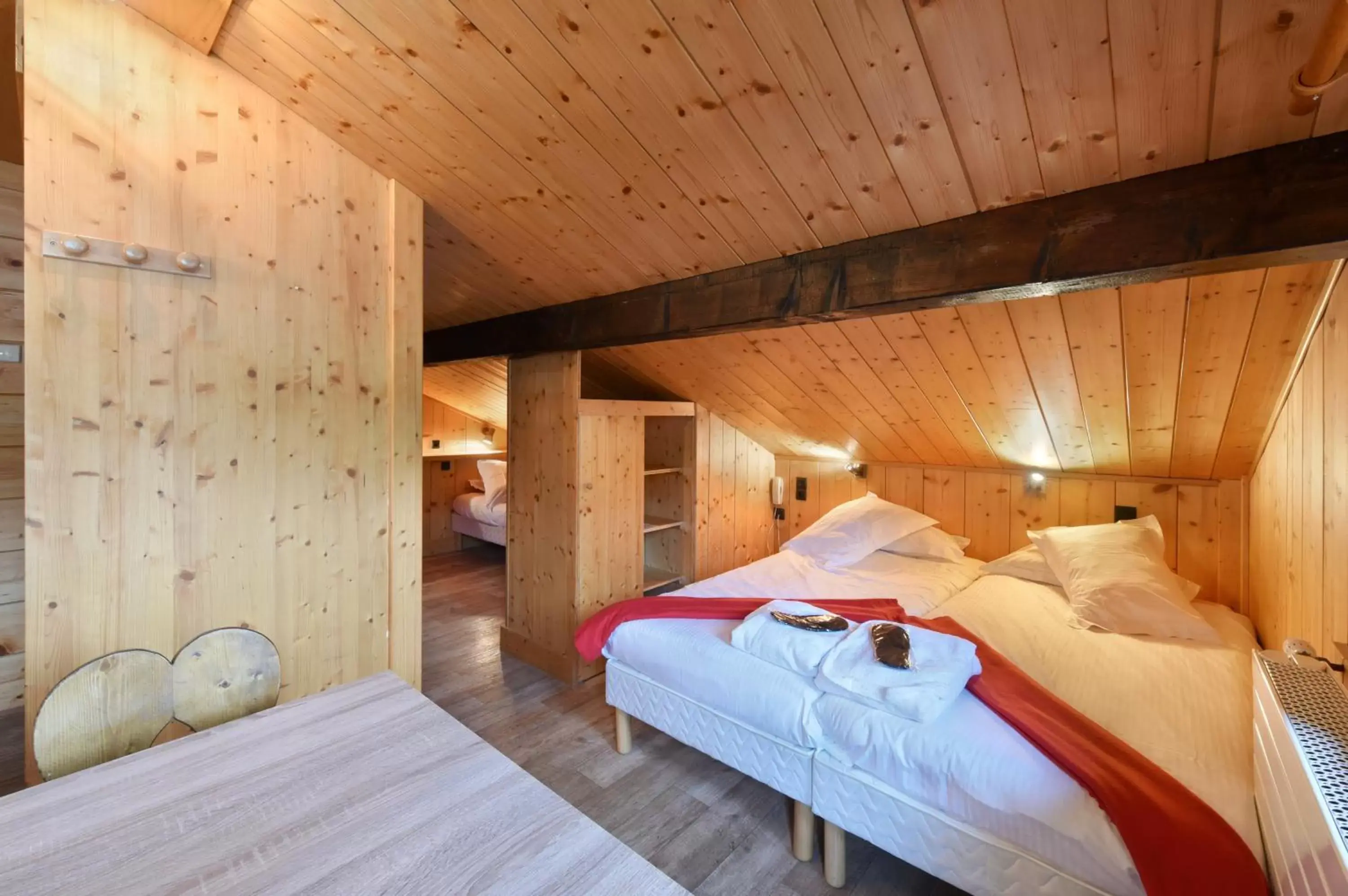 One-Bedroom Suite with Mezzanine in Loc'Hotel Alpen Sports