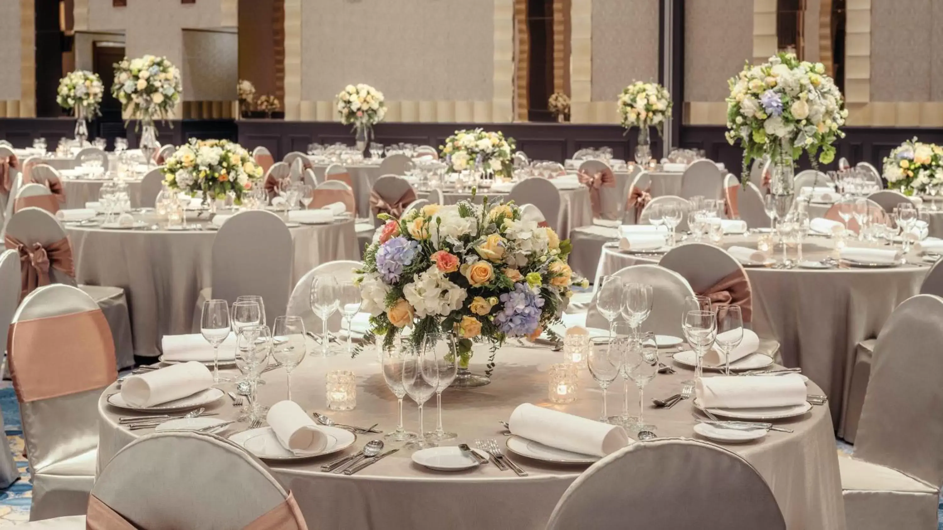 Banquet/Function facilities, Restaurant/Places to Eat in InterContinental Bangkok, an IHG Hotel