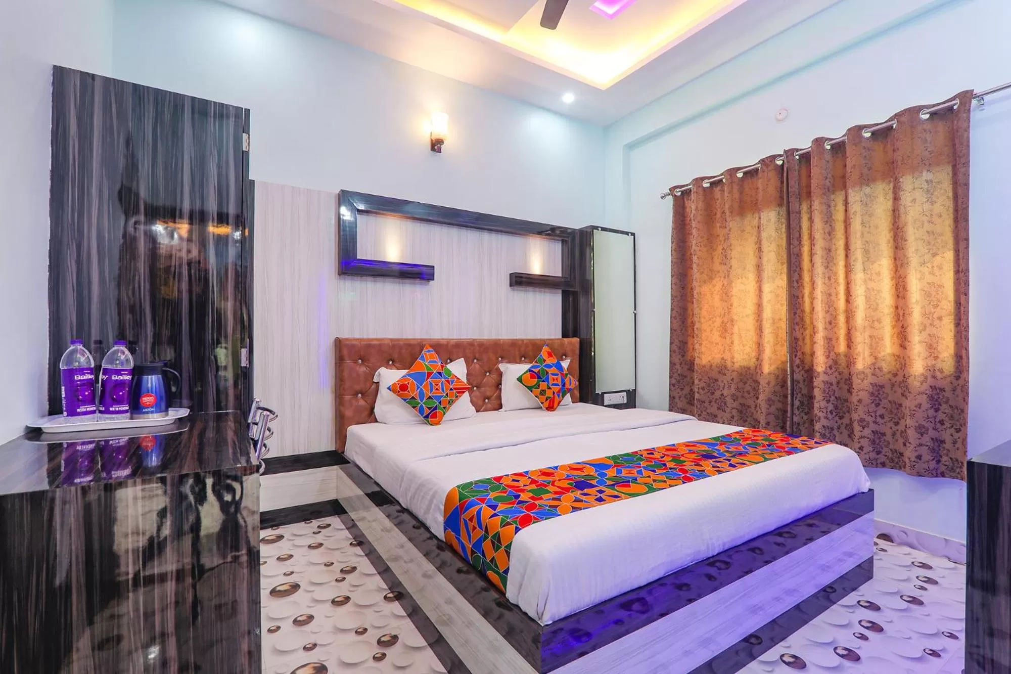 Bed in FabHotel Lumbini International - Sarnath museum