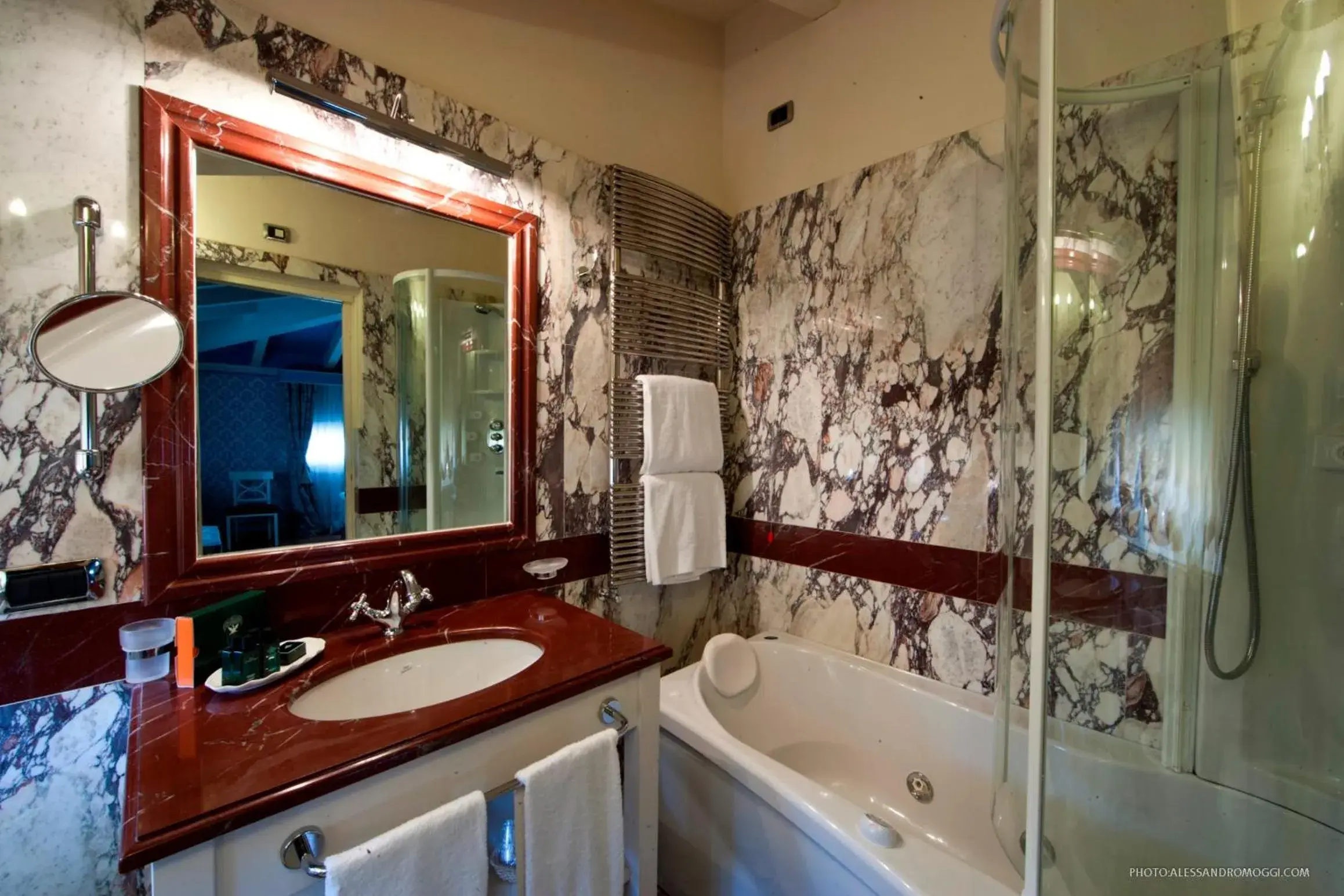 Bathroom in Hotel Palazzo Guiscardo