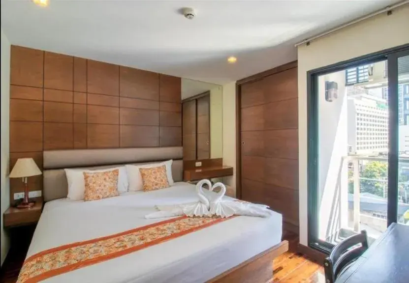 Bathroom, Bed in Silom Forest Exclusive Residence