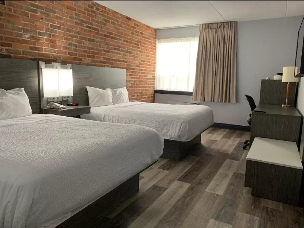 Bed in Travelodge by Wyndham Downtown Barrie