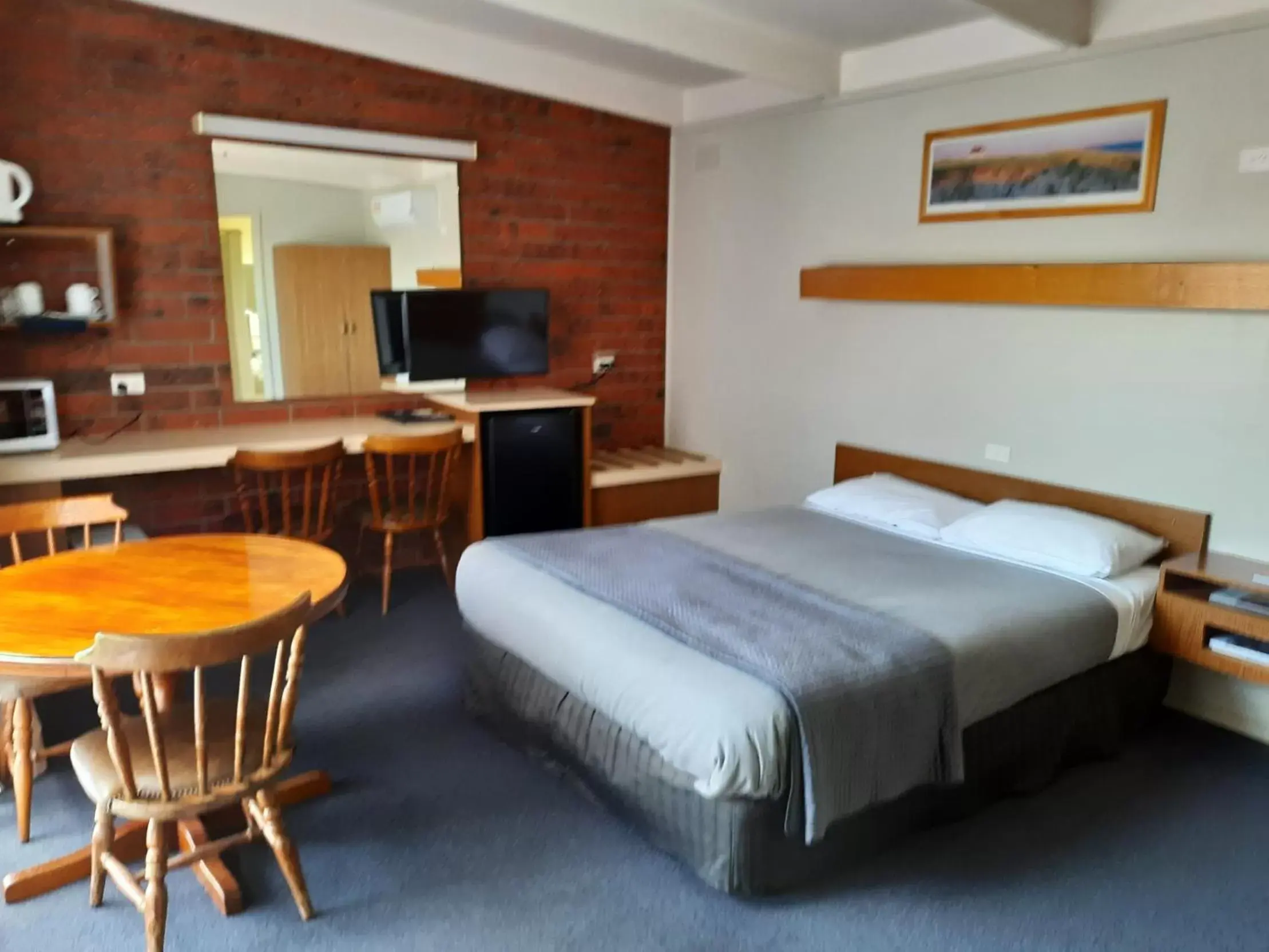 Family Room (4 Adults) in Abbotswood Motor Inn Family Room (4 Adults) in Abbotswood Motor Inn