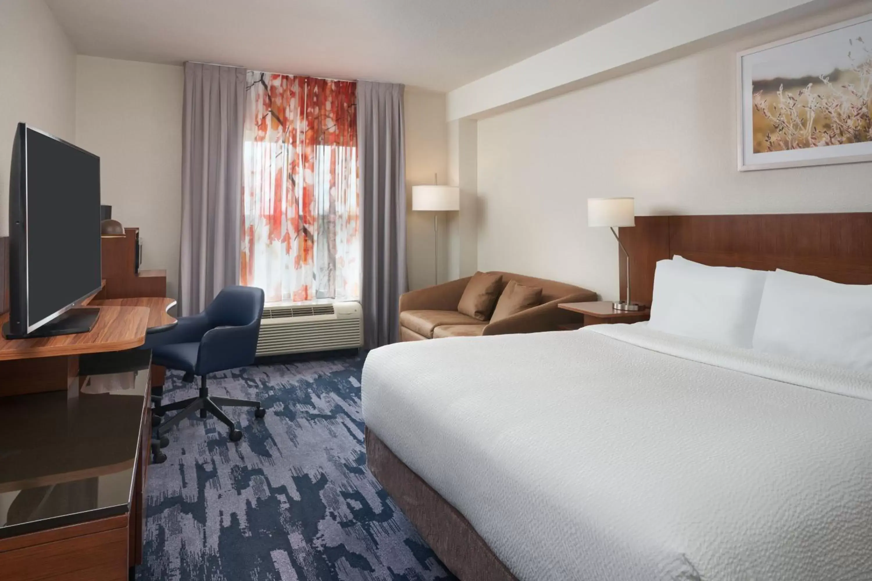 Photo of the whole room, Bed in Fairfield Inn & Suites by Marriott Orlando International Drive/Convention Center
