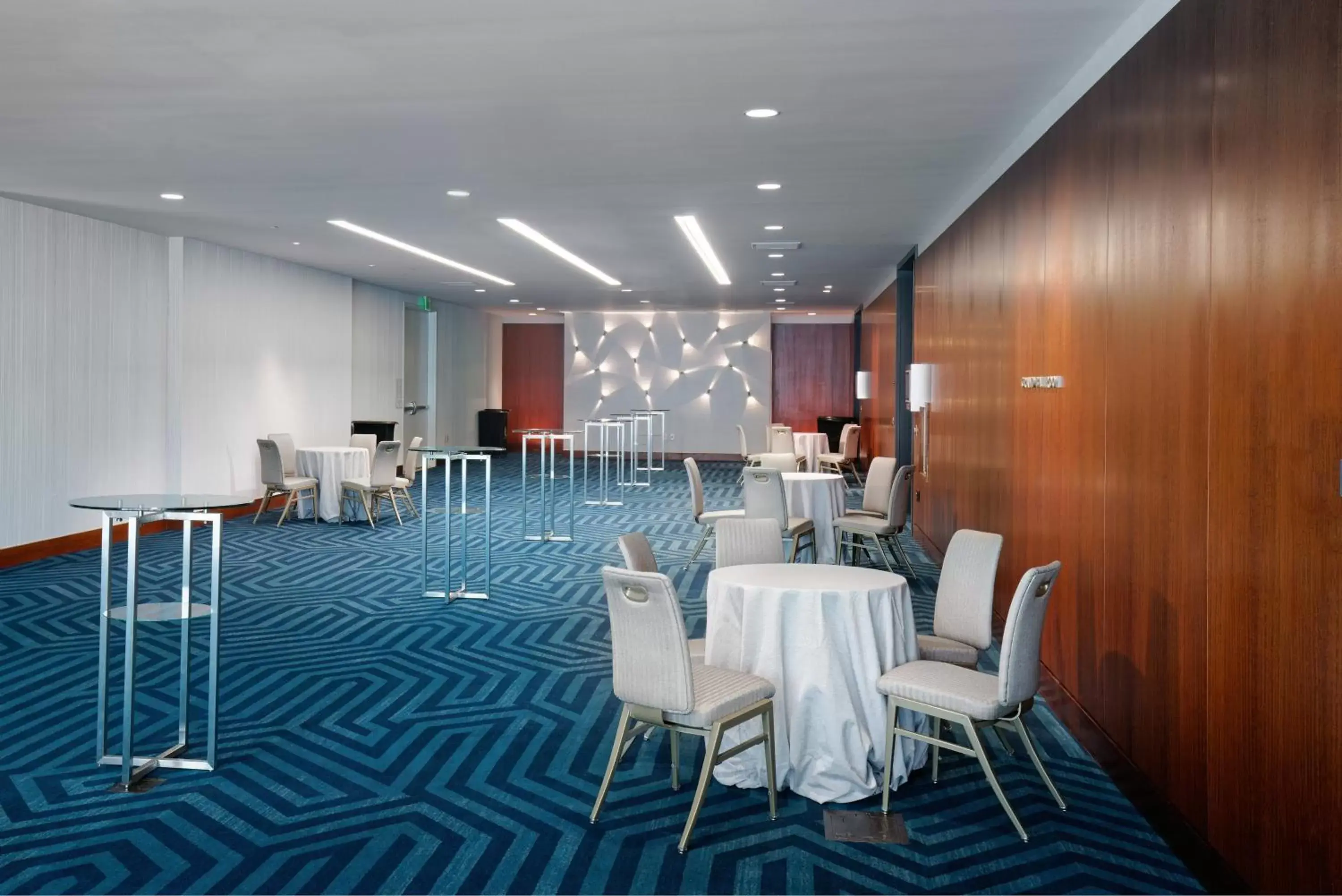Meeting/conference room, Restaurant/Places to Eat in InterContinental San Francisco, an IHG Hotel