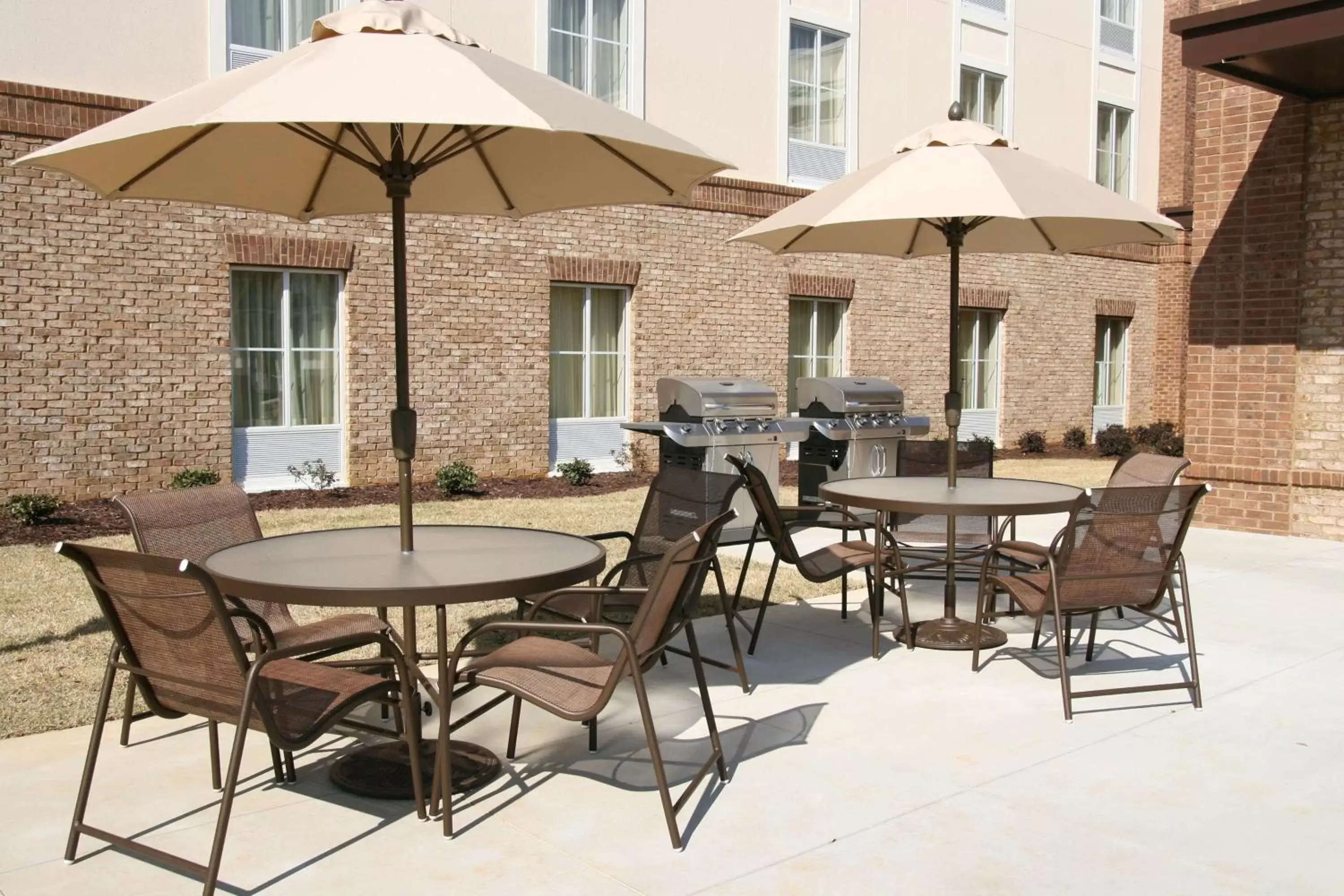 Pool view, Patio/Outdoor Area in Homewood Suites by Hilton Macon-North