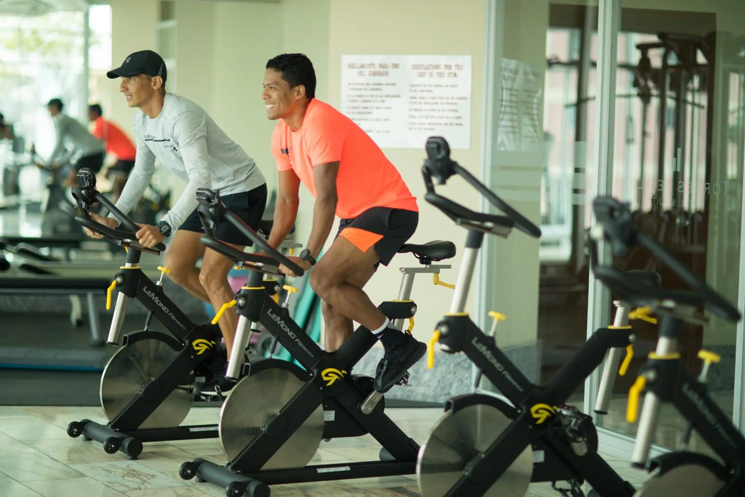 Fitness centre/facilities in Torres de Alba Hotel & Suites