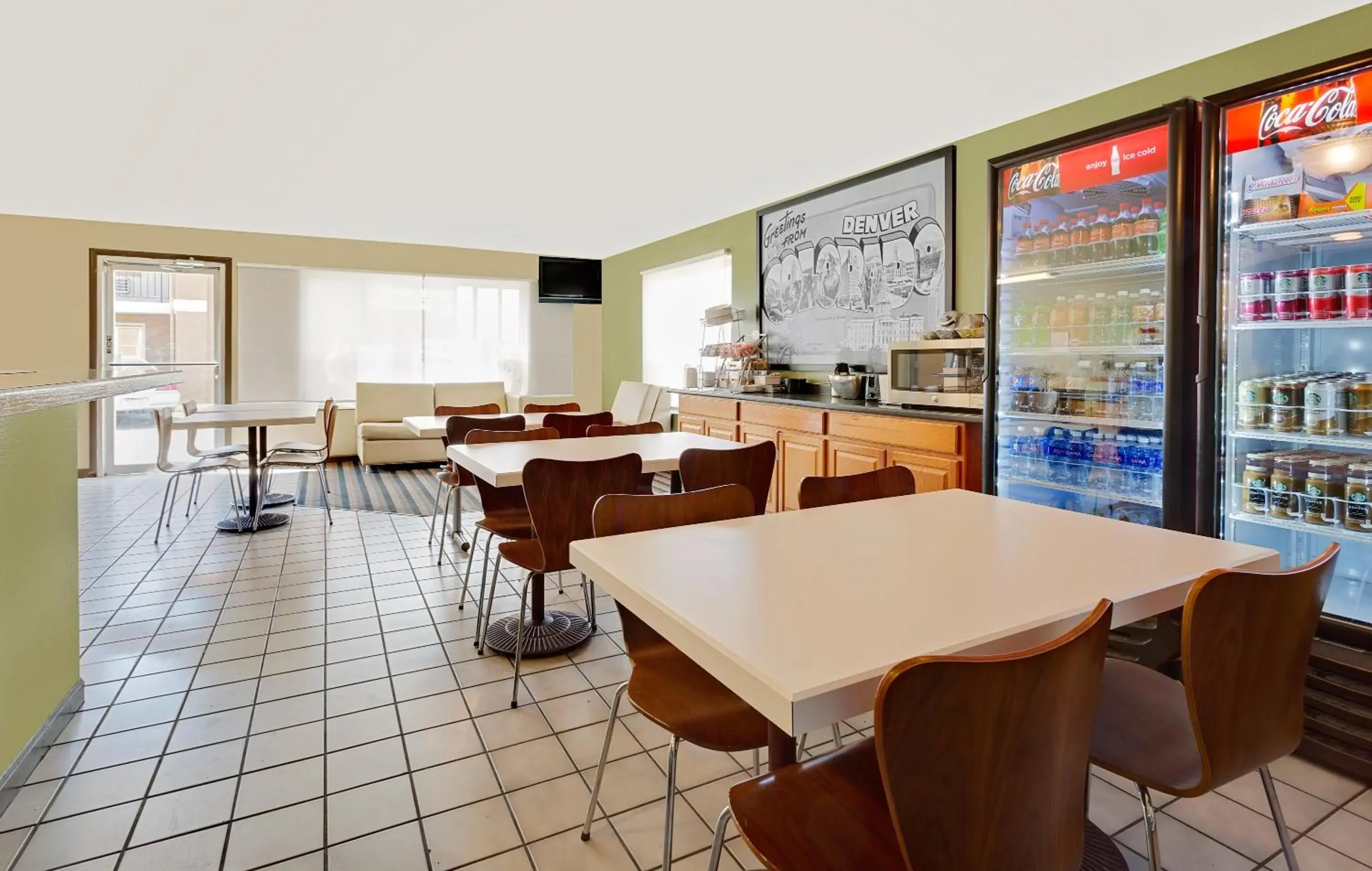 Area and facilities, Restaurant/Places to Eat in Super 8 by Wyndham Denver Central