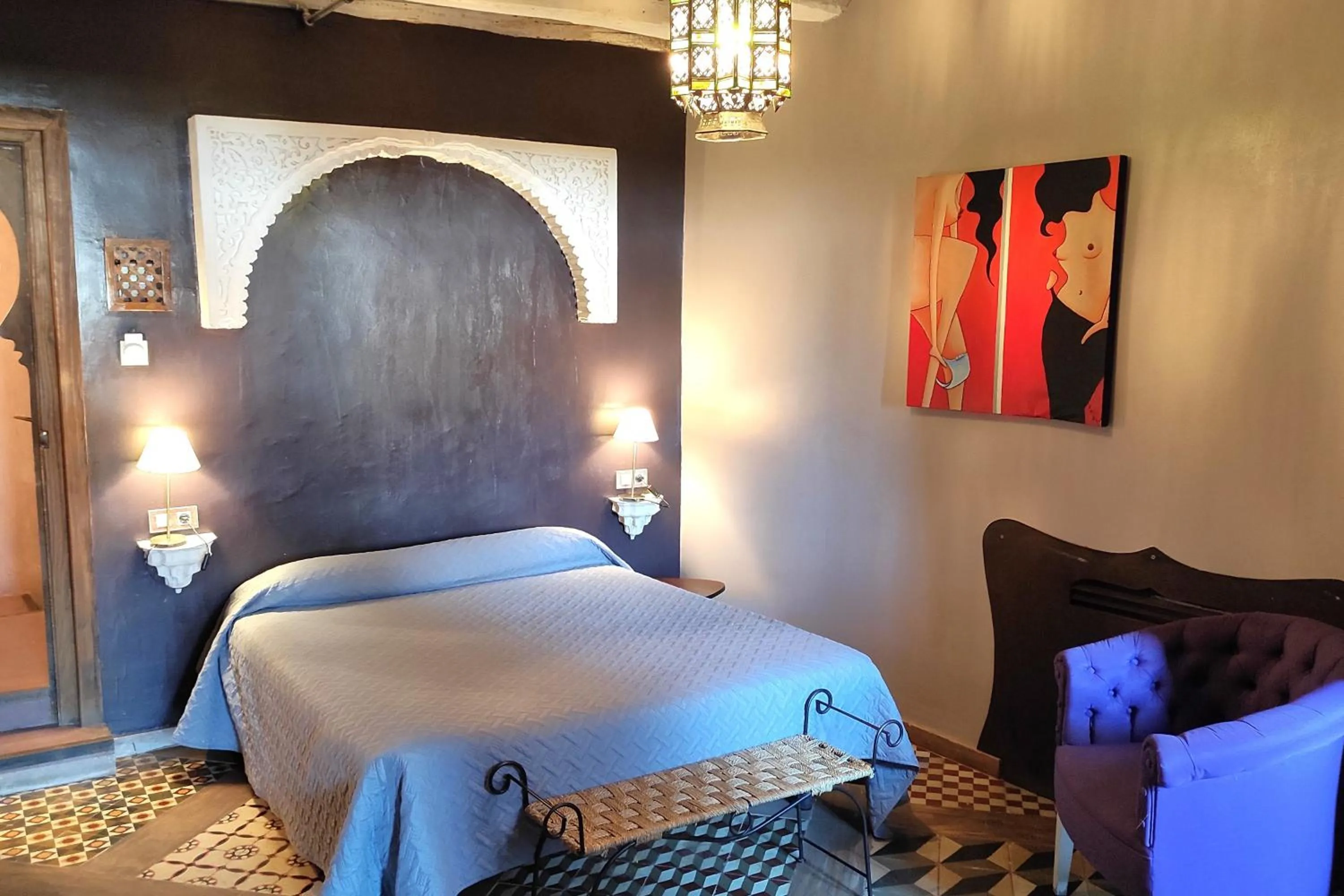 Photo of the whole room, Bed in Hotel la Boheme