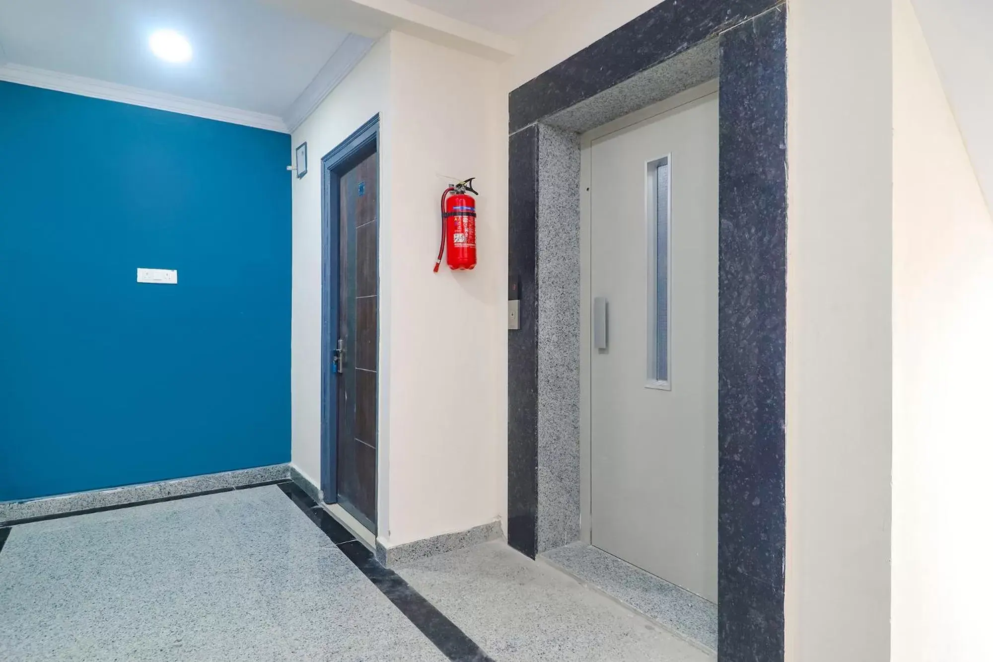 Lobby or reception in FabHotel Broholic Suites - Nr US Consulate, Financial District Lobby or reception in FabHotel Broholic Suites - Nr US Consulate, Financial District