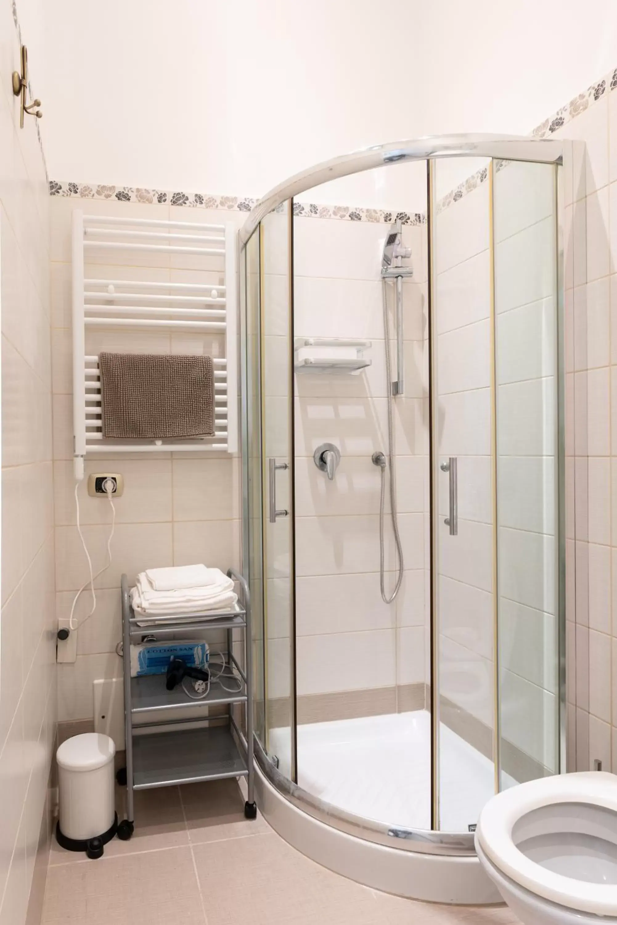 Shower, Bathroom in Bed & Breakfast "Il Priscio"