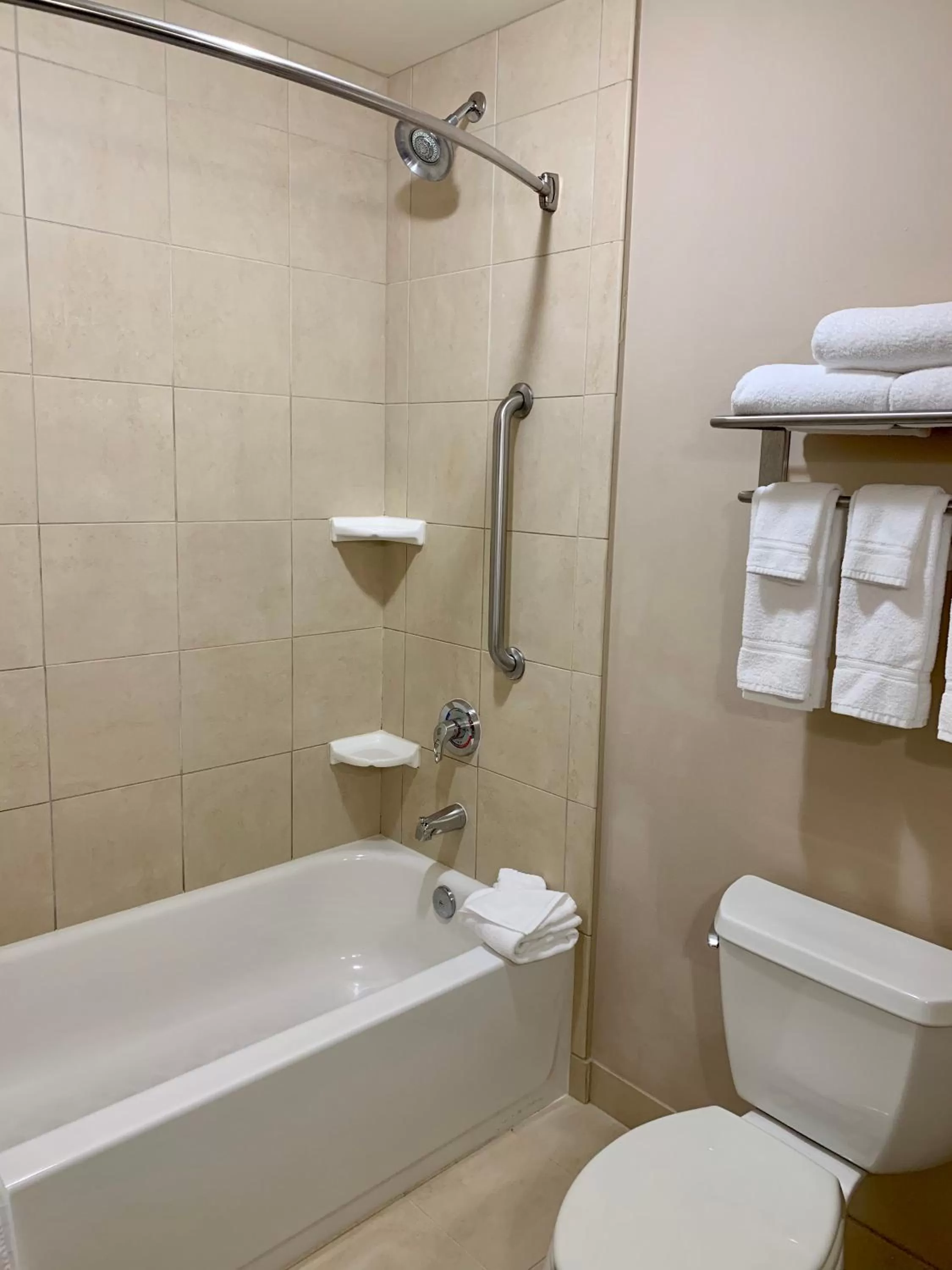 Bathroom in Holiday Inn Express Hotel & Suites North Sequim by IHG