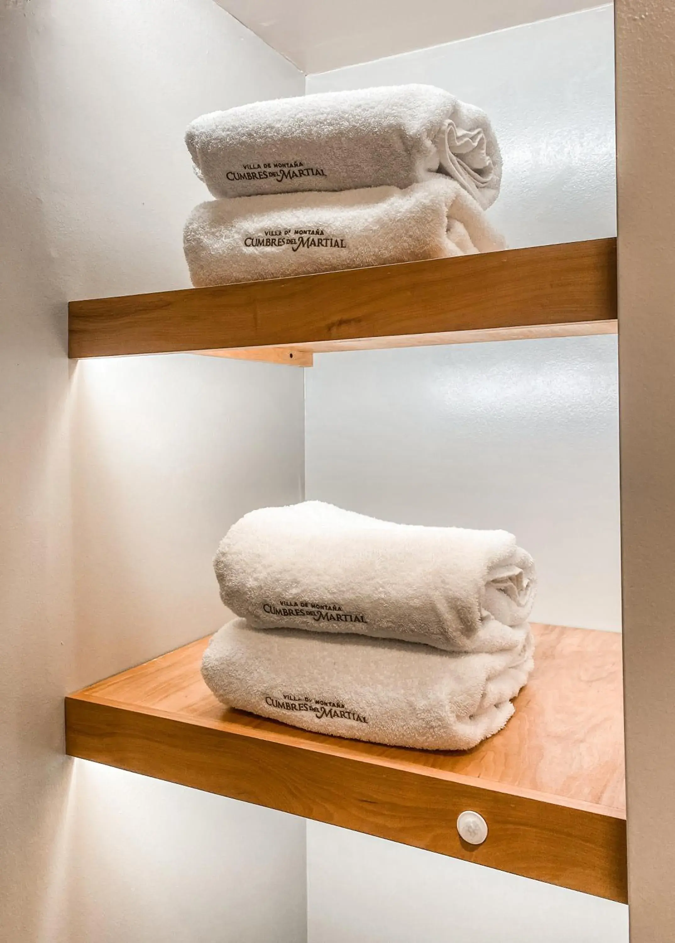 towels, Bathroom in Cumbres Del Martial