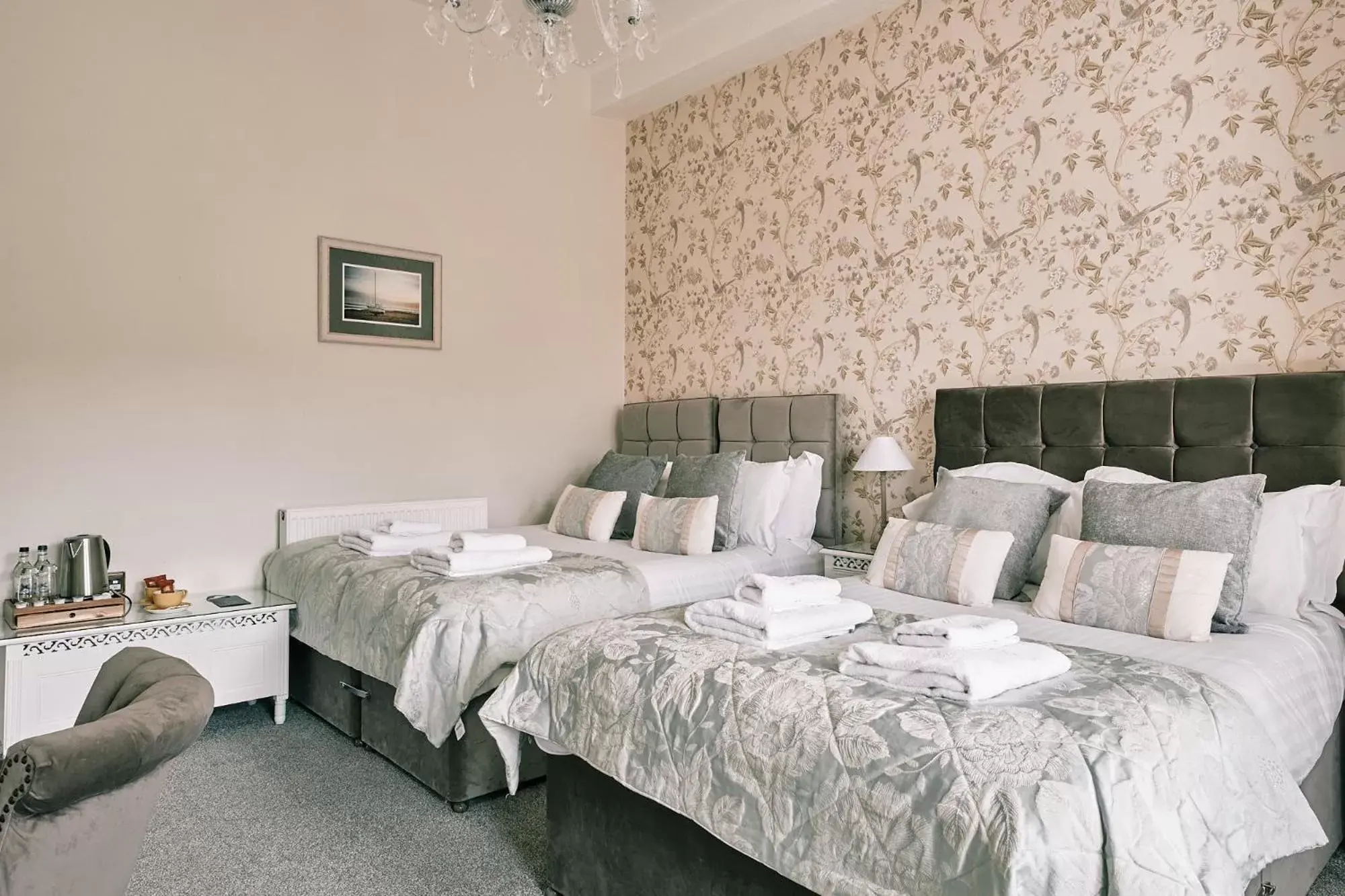 Bed in The Queens Hotel Bed in The Queens Hotel