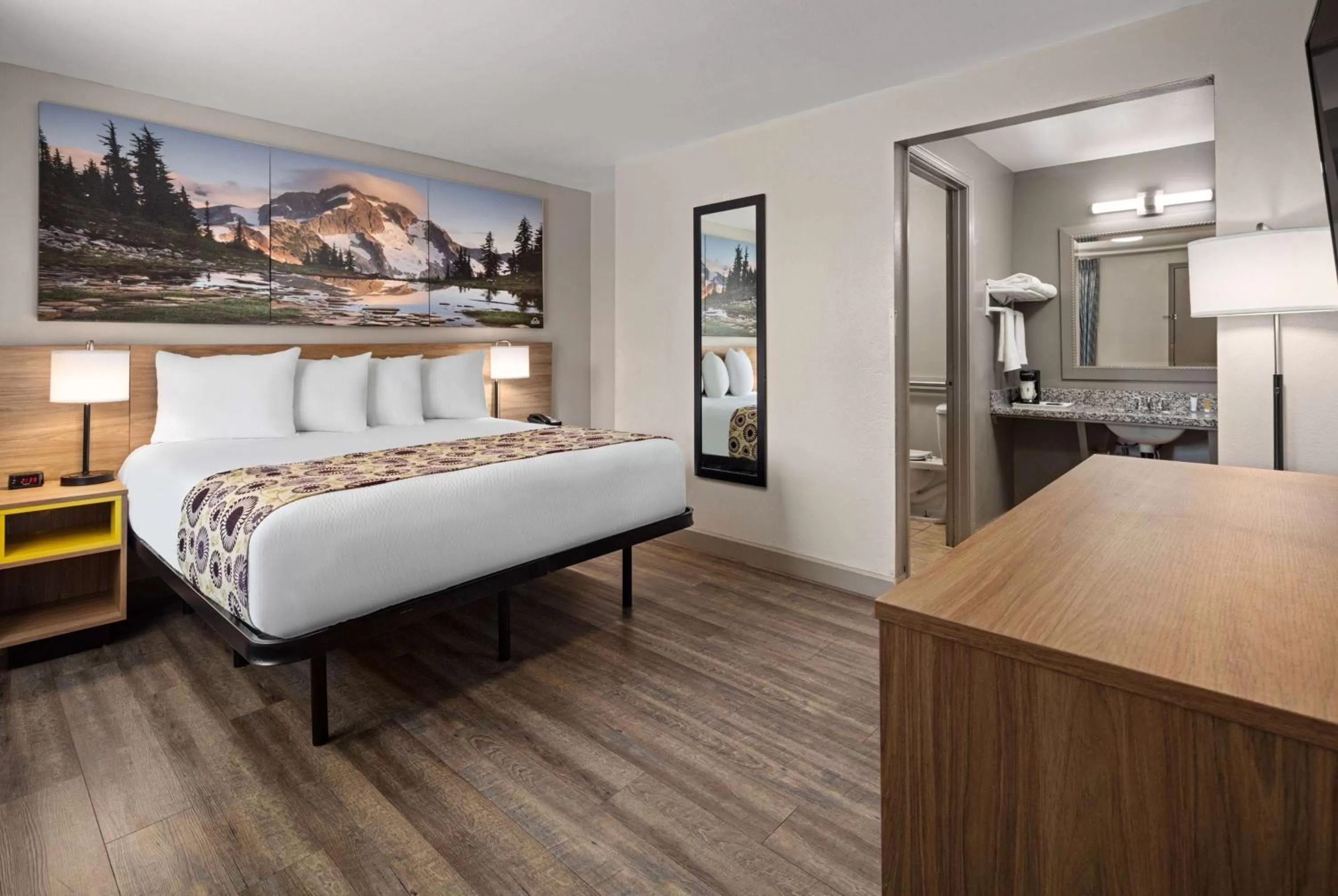 Photo of the whole room, Bed in Days Inn by Wyndham Lakewood South Tacoma