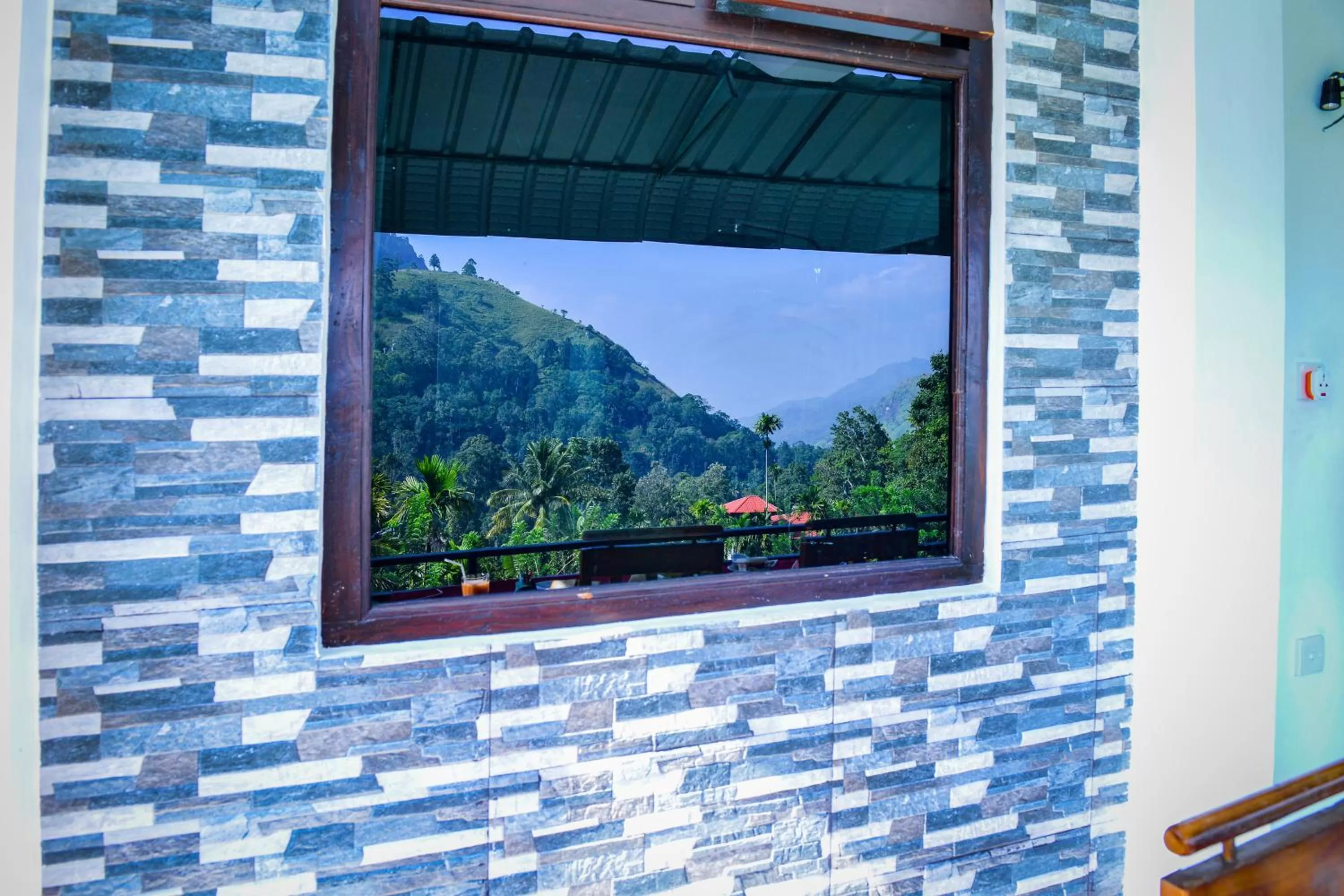 Mountain view in Dimuthu Home Stay