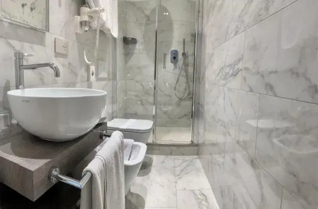 Bathroom in Hotel Lamberti