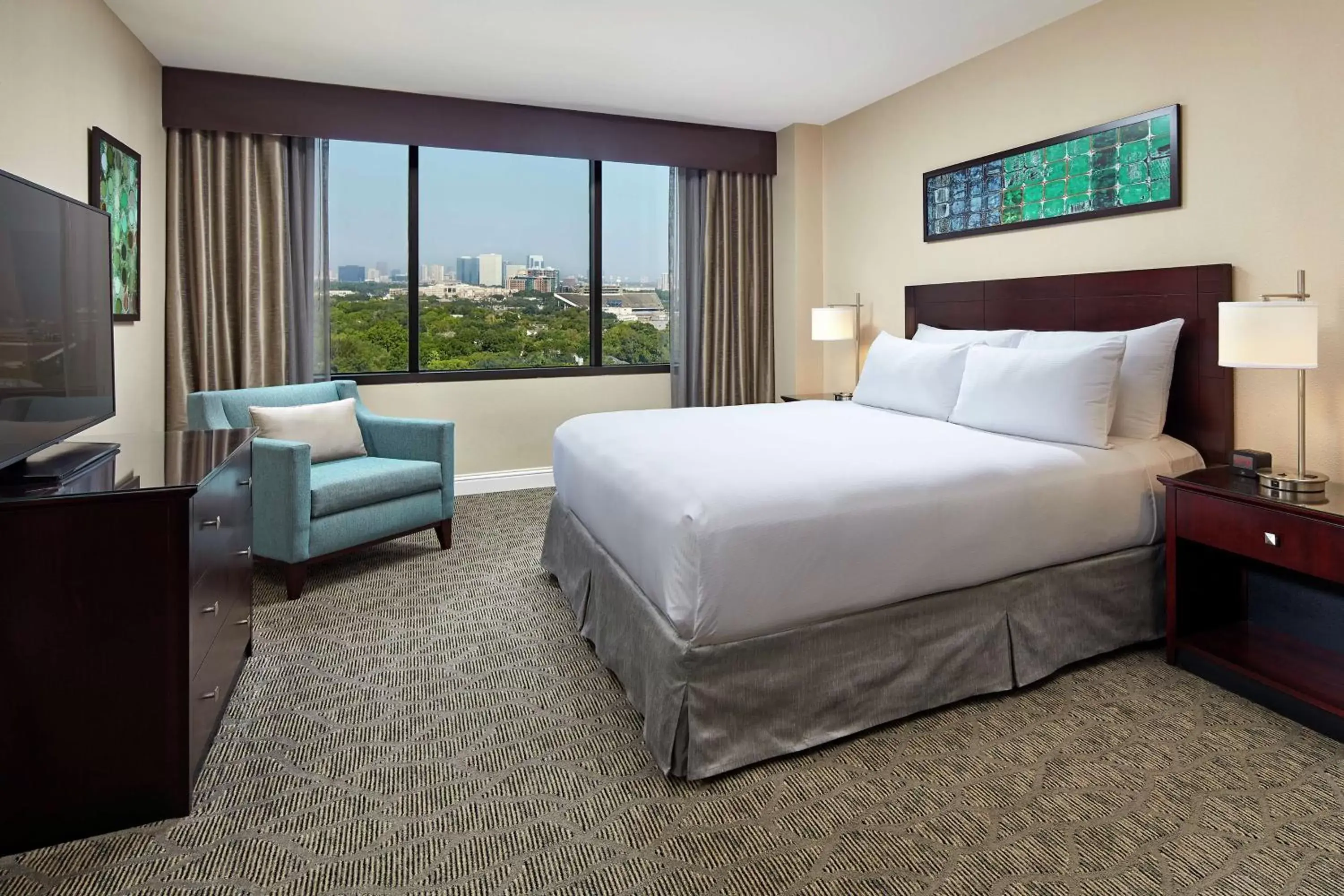 Bedroom, Bed in Hilton Houston Plaza/Medical Center