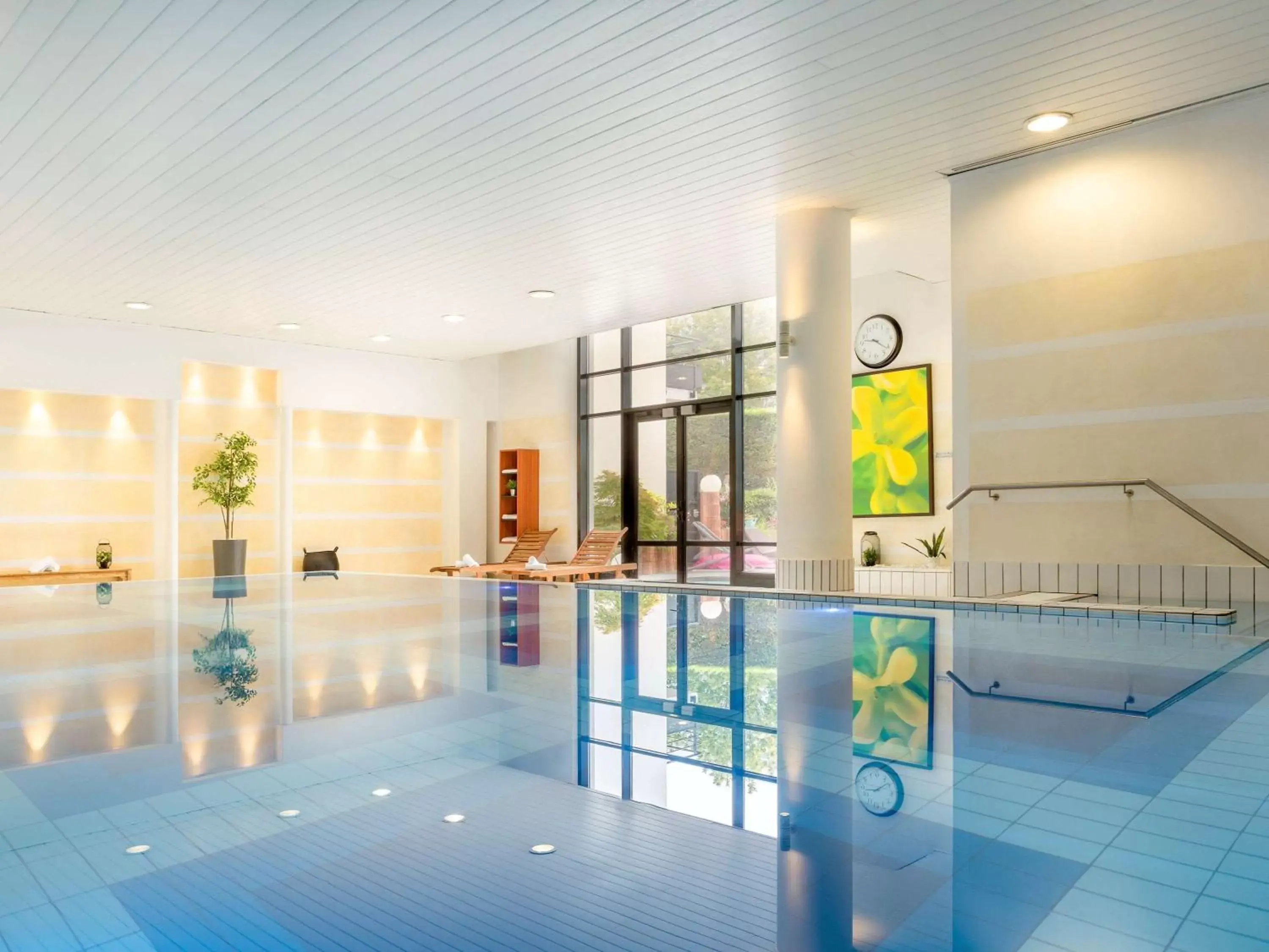 Property building, Swimming Pool in Novotel Paris Roissy CDG Convention