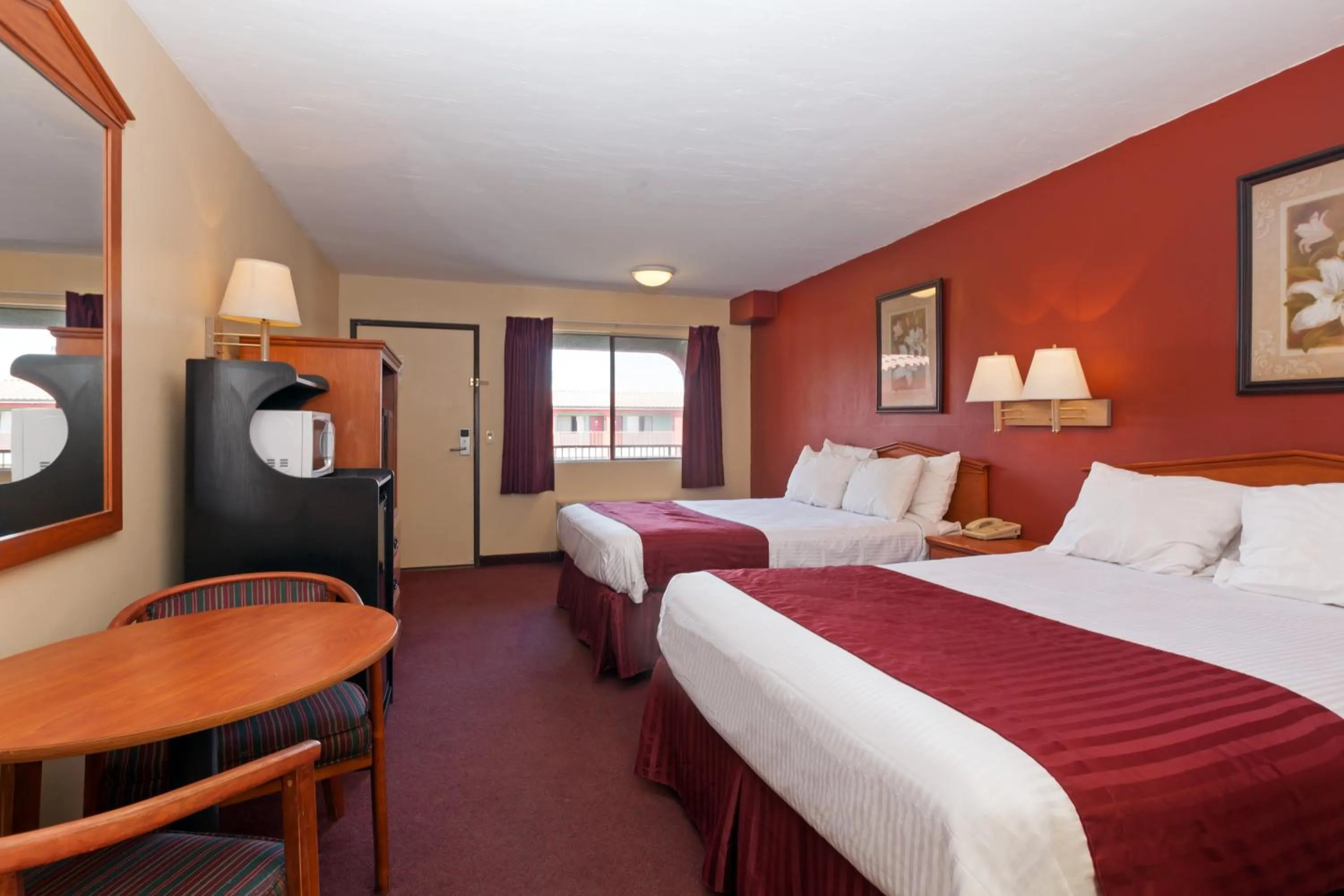 Bedroom, Bed in America's Best Value Inn & Suites Bakersfield Central