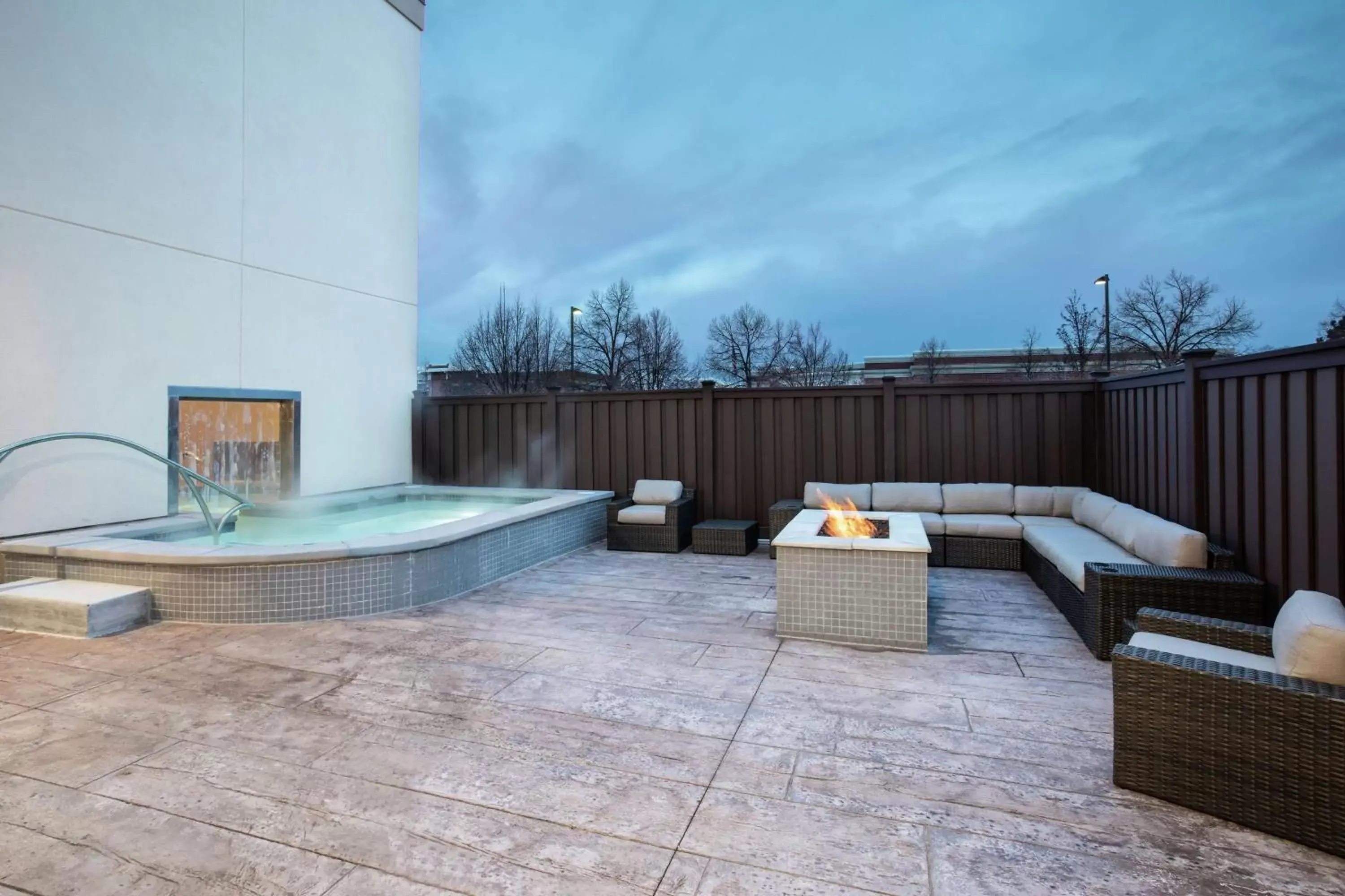 Hot Tub, Swimming Pool in Hampton Inn And Suites Logan, Ut