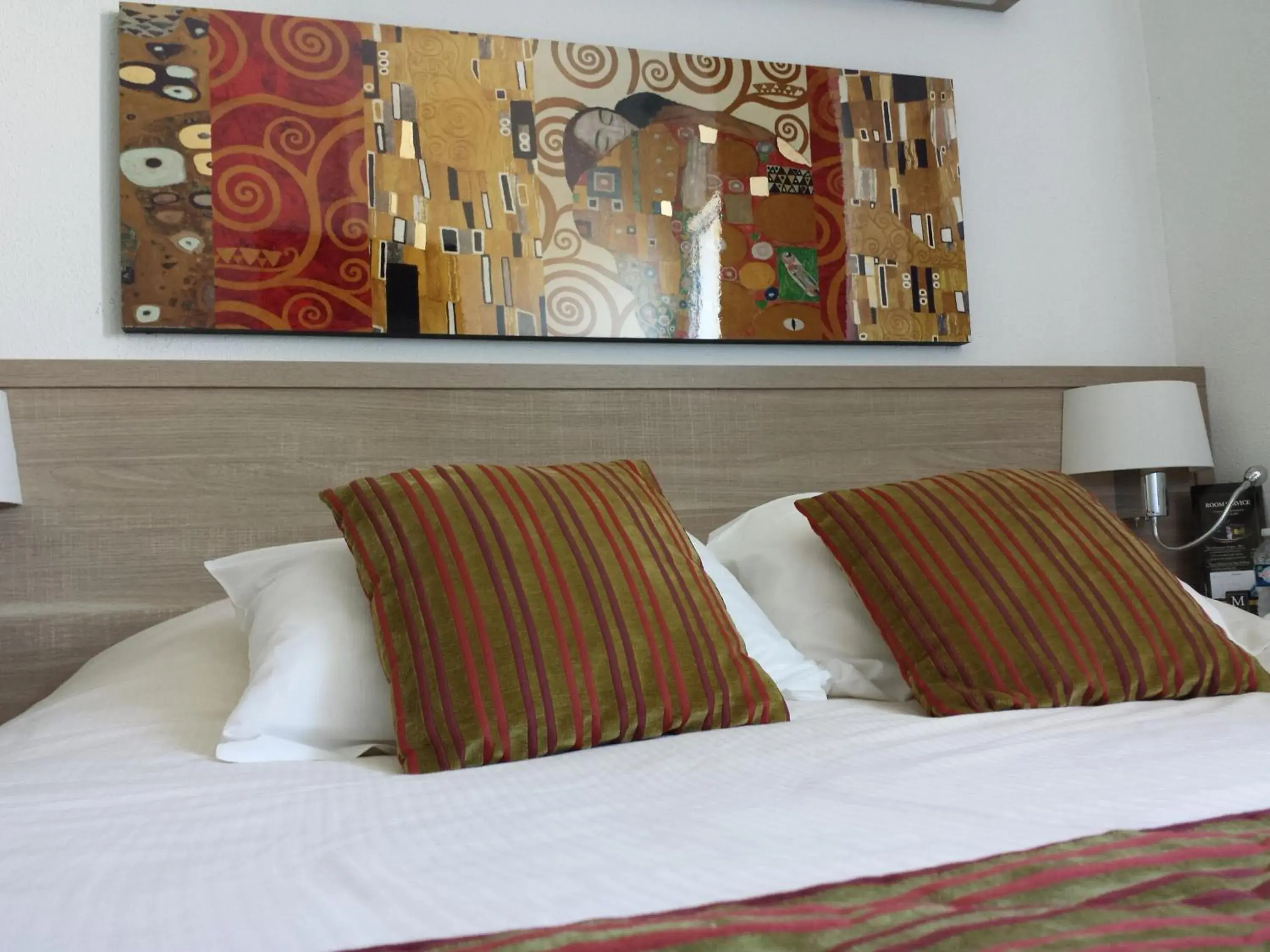 Bedroom, Bed in Kyriad Hotel - Restaurant Carentan
