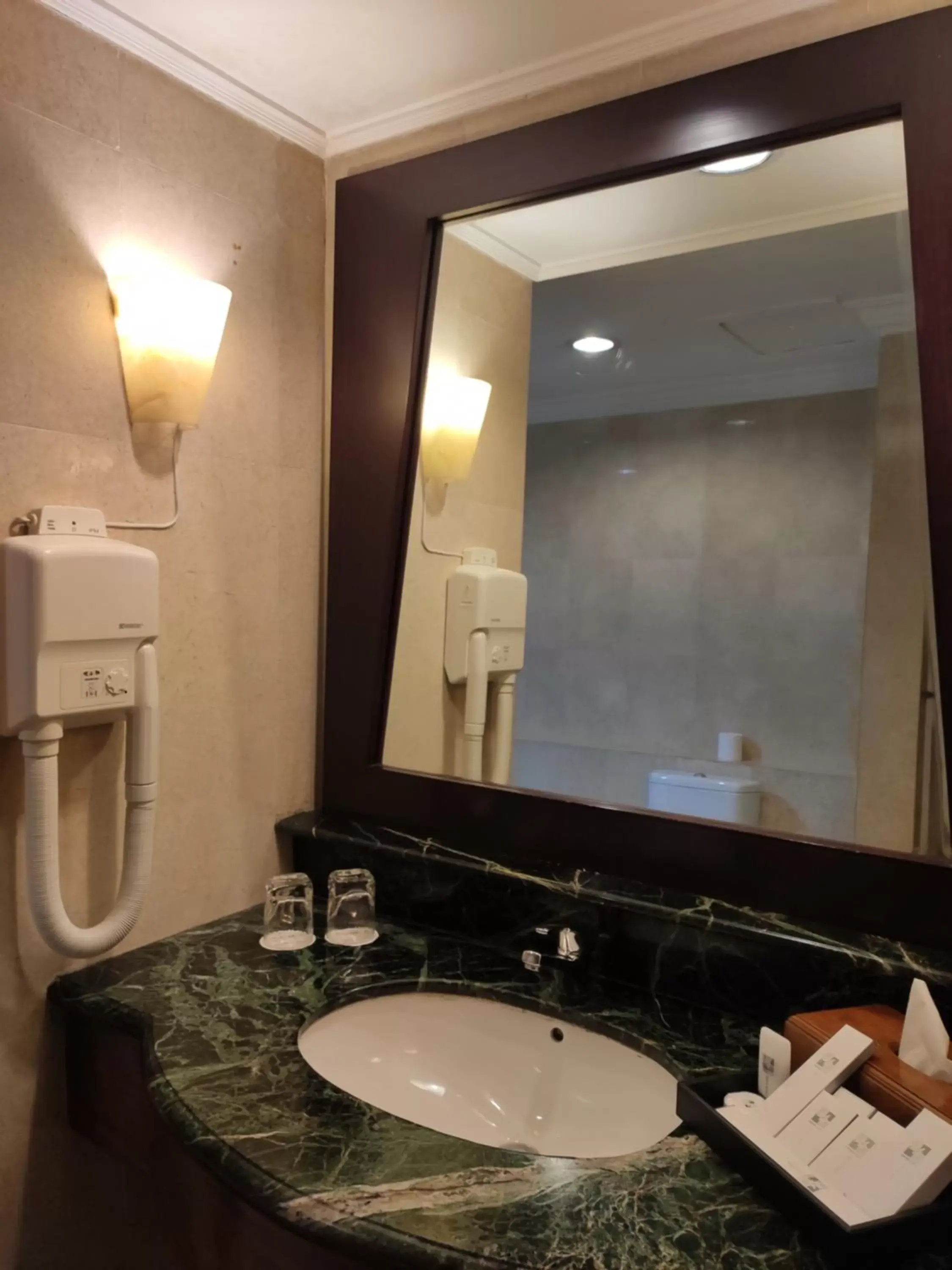 Bathroom in Swiss-Belhotel Tarakan