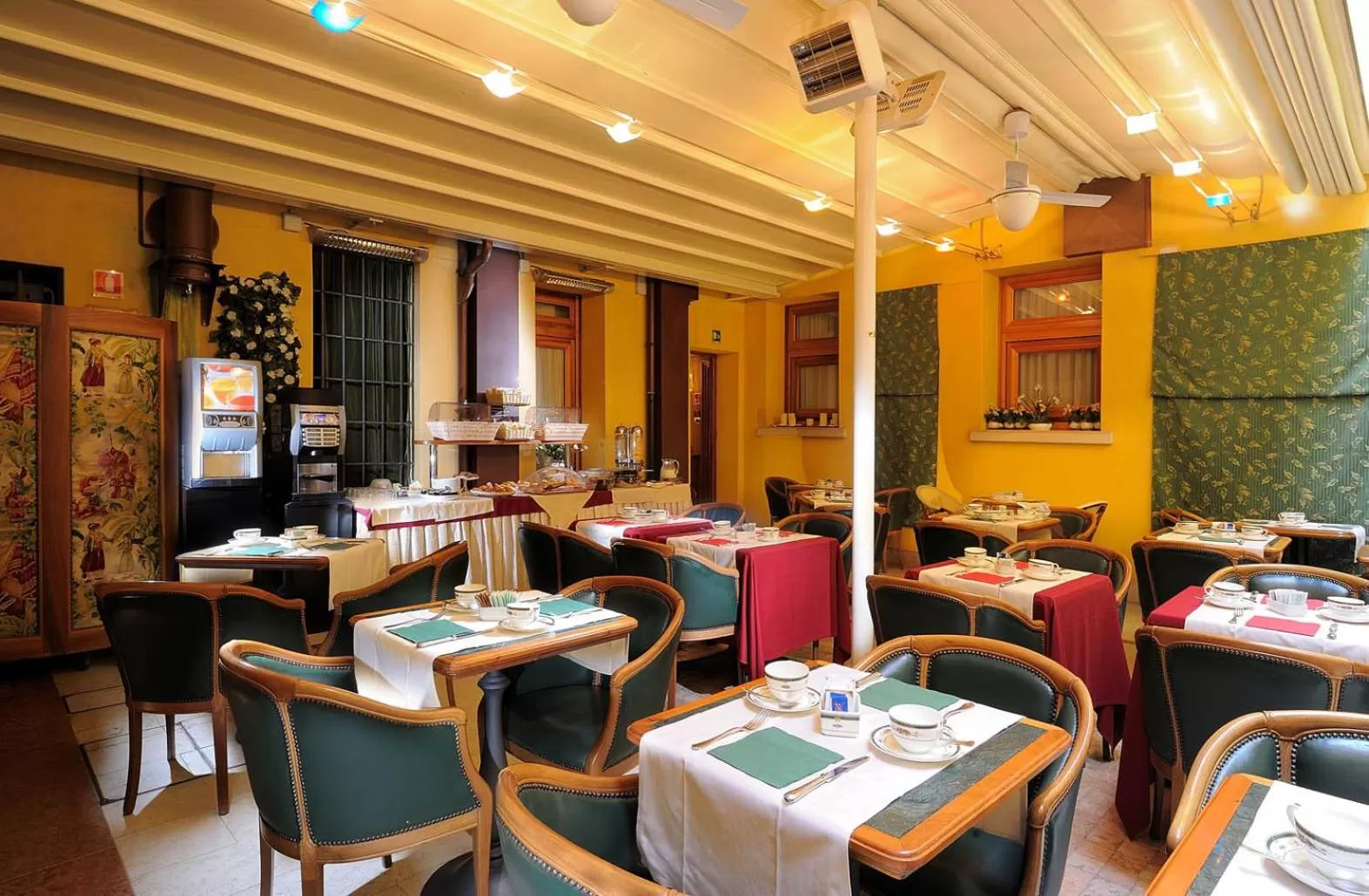 Restaurant/places to eat in Hotel Ca' Marinella