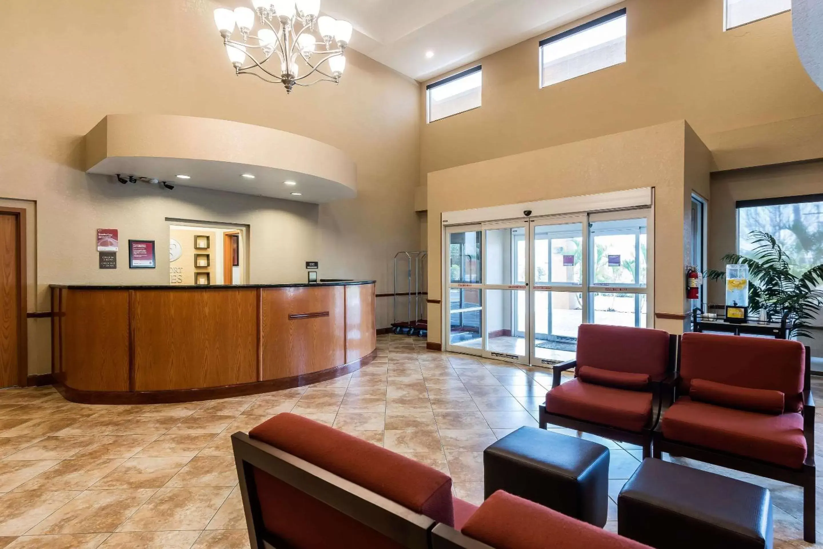 Lobby or reception, Lobby/Reception in Comfort Suites Tampa Airport North