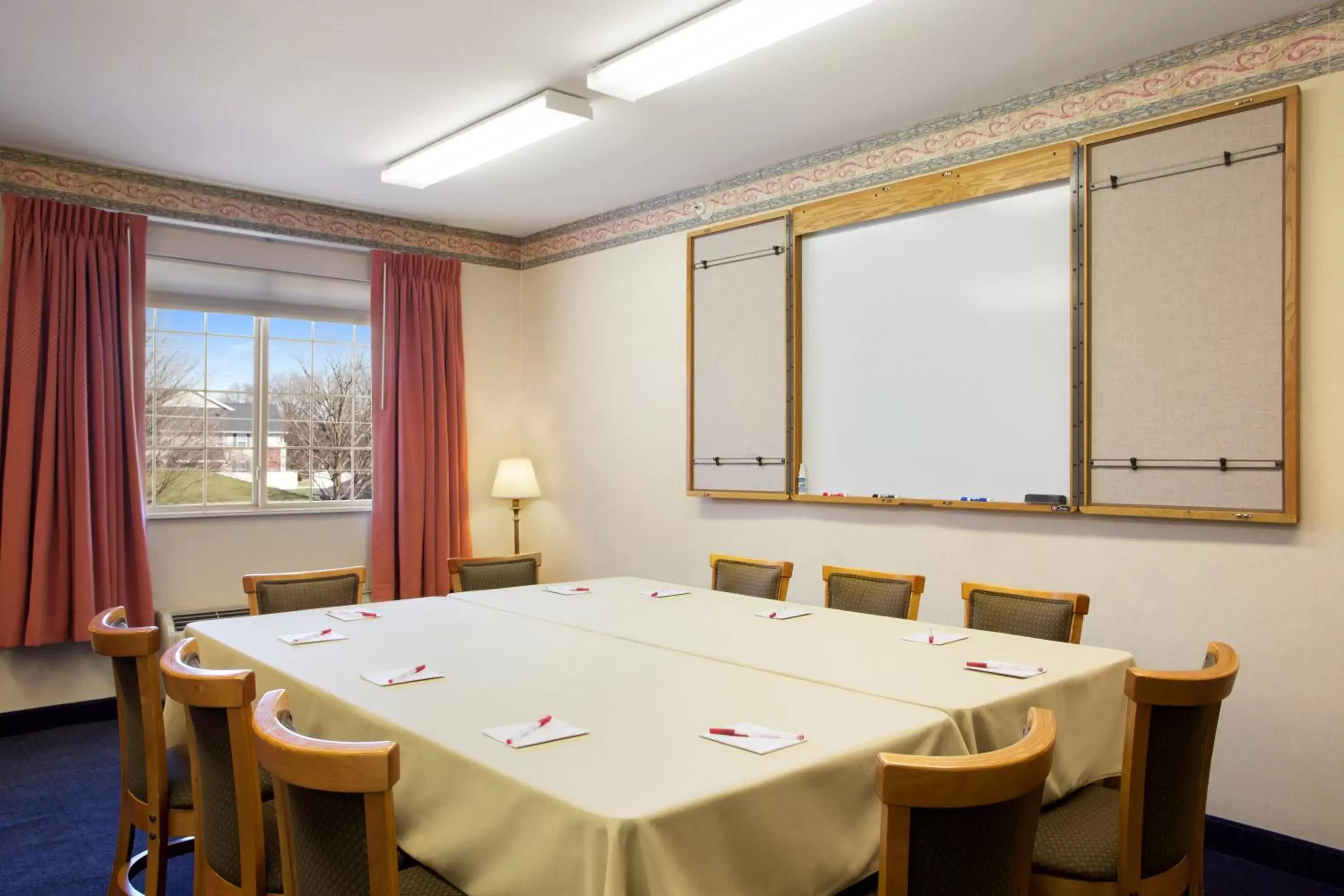Meeting/conference room in Ramada Limited and Suites Bloomington