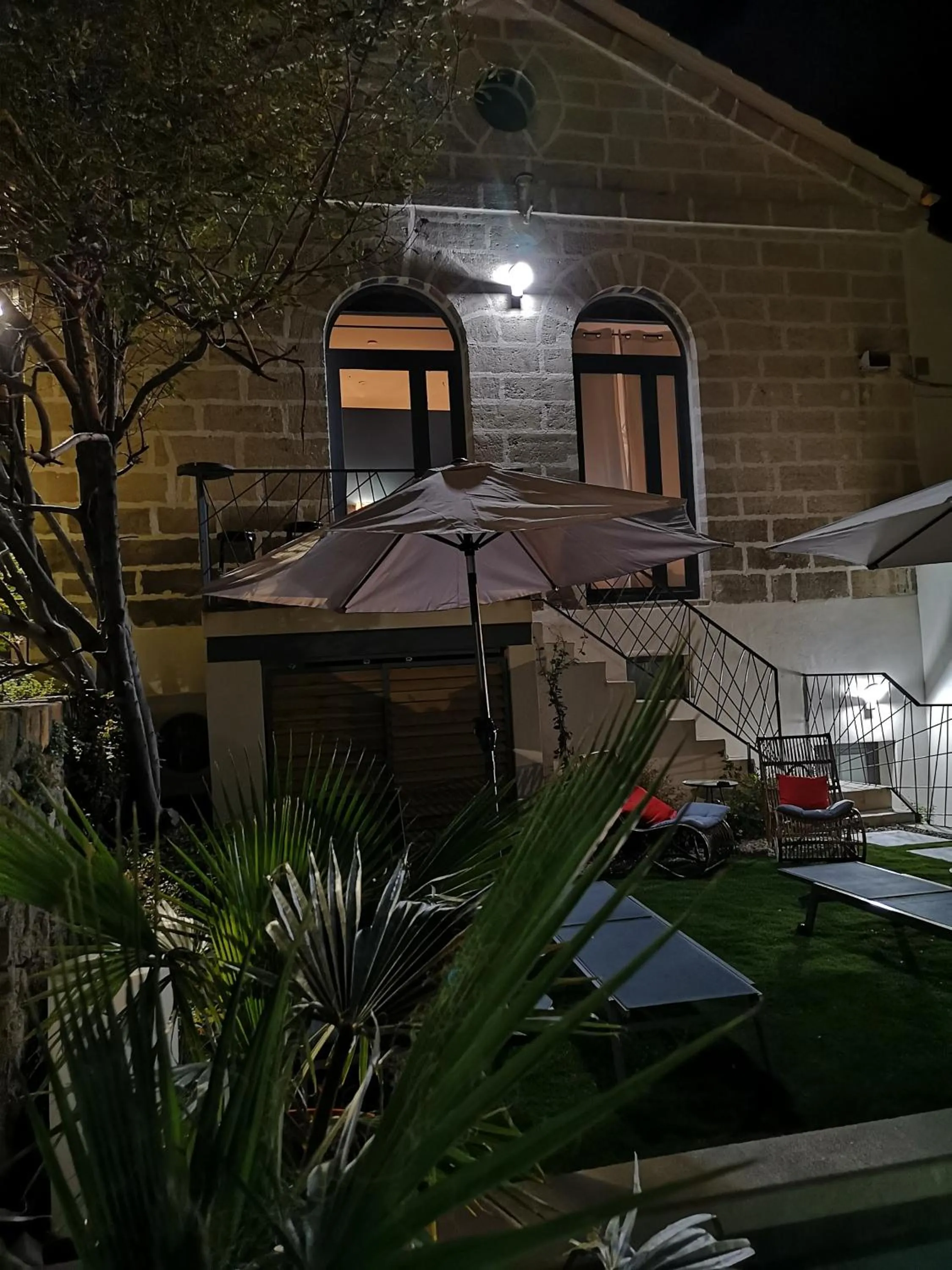 Property building in La Maison Grivolas Appartements et Maison d'hôtes