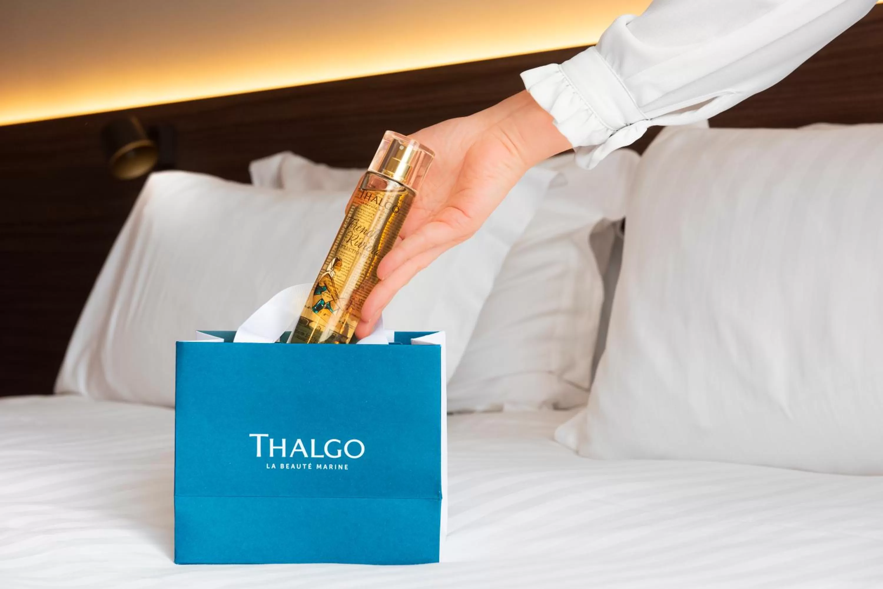 Spa and wellness centre/facilities, Bed in Radisson Blu Hotel, Rouen Centre