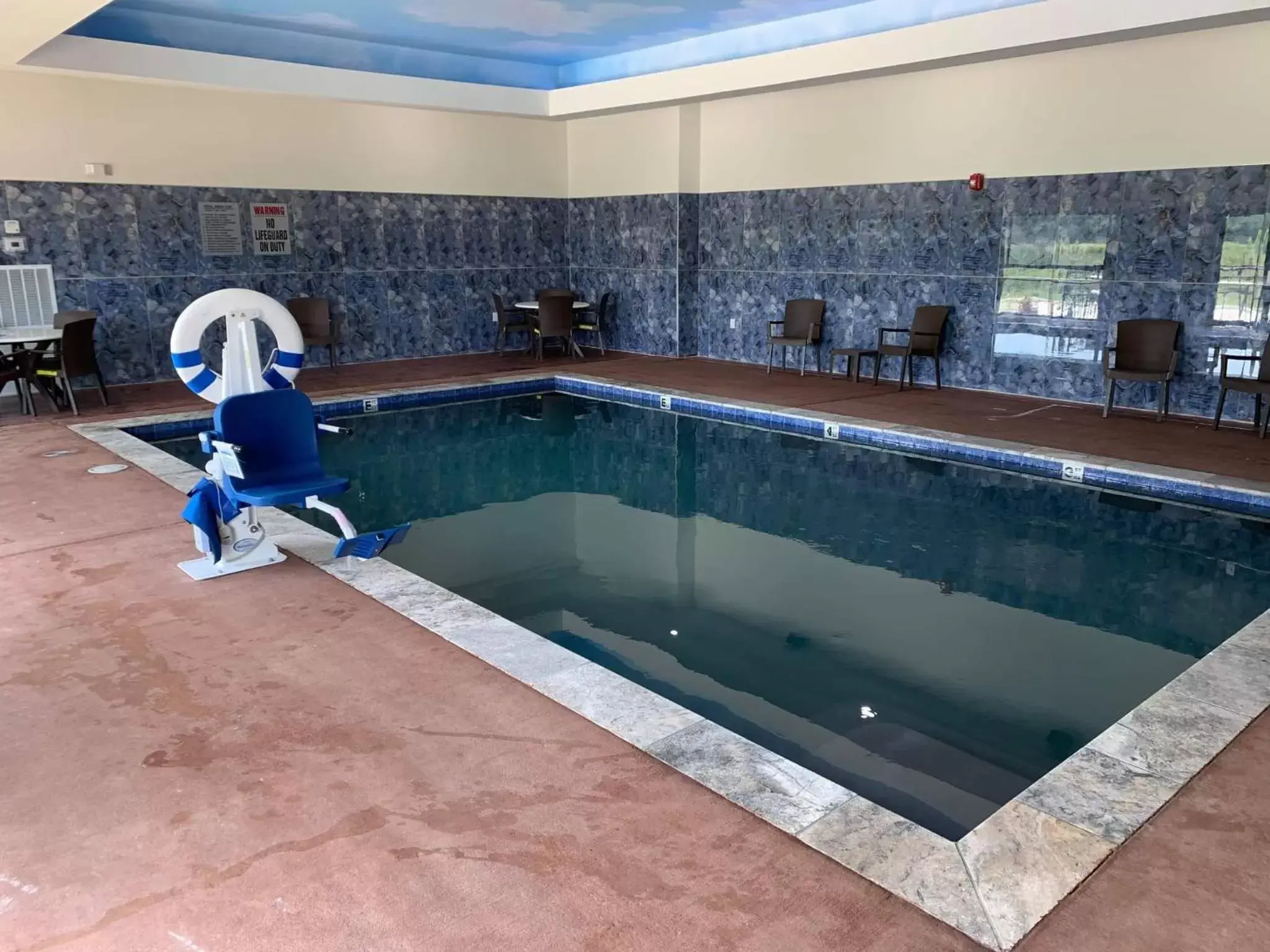 Swimming pool in Comfort Suites West Monroe near Ike Hamilton Expo Center Swimming pool in Comfort Suites West Monroe near Ike Hamilton Expo Center